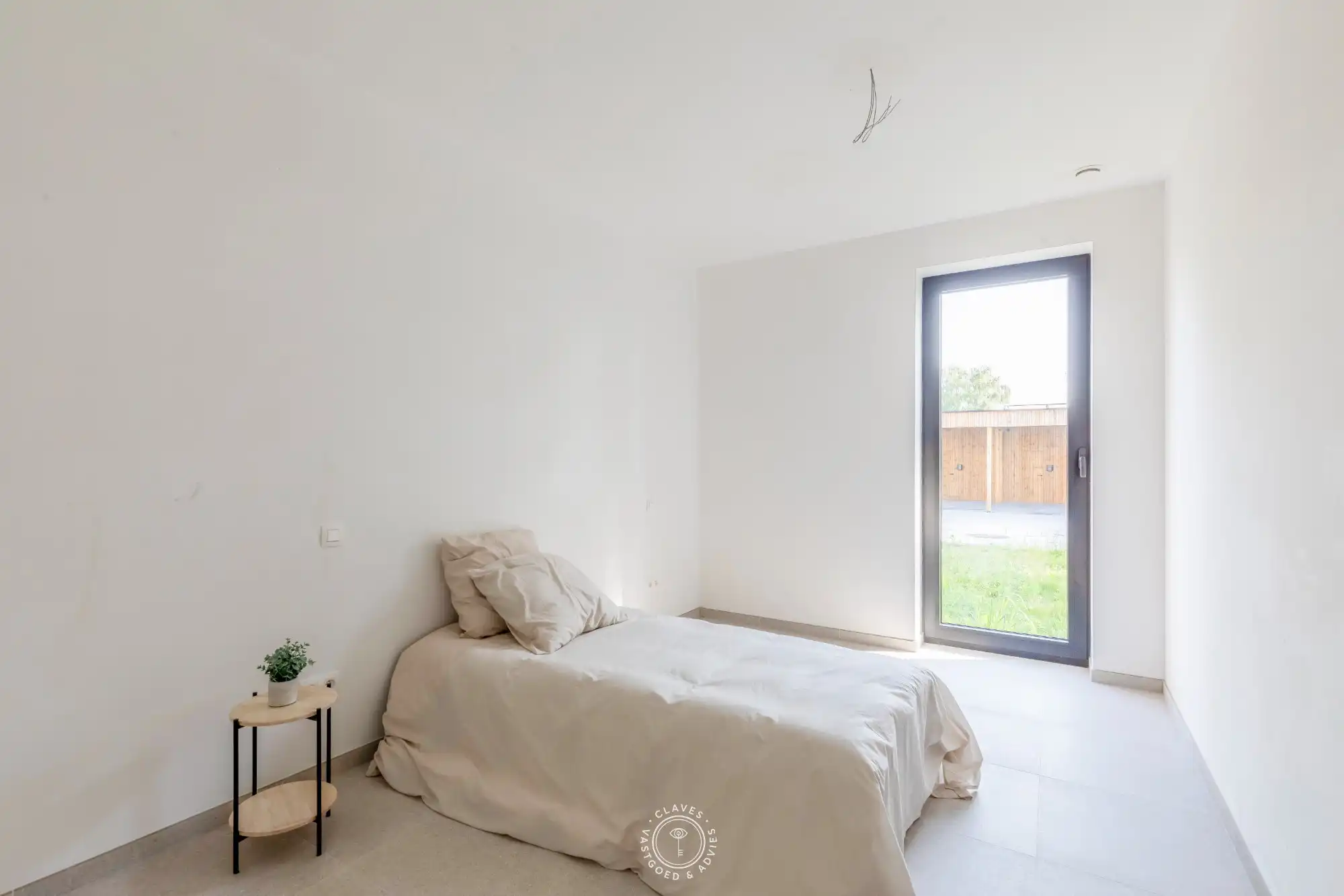 Deluxe drieslaapkamerappartement met privatieve tuin foto 16