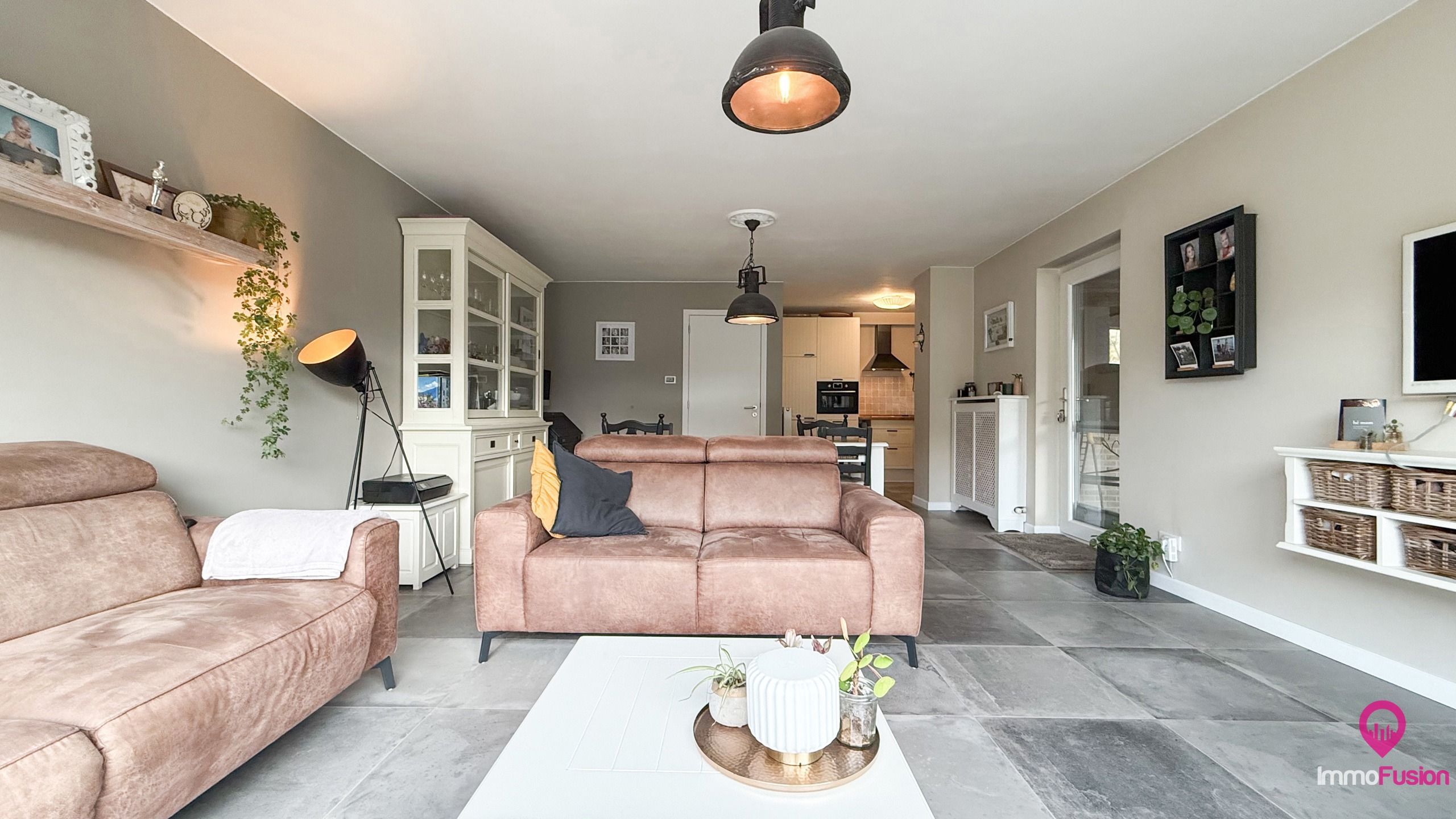 Instapklare gezinswoning met 3 slpks en zonnige tuin! foto 3