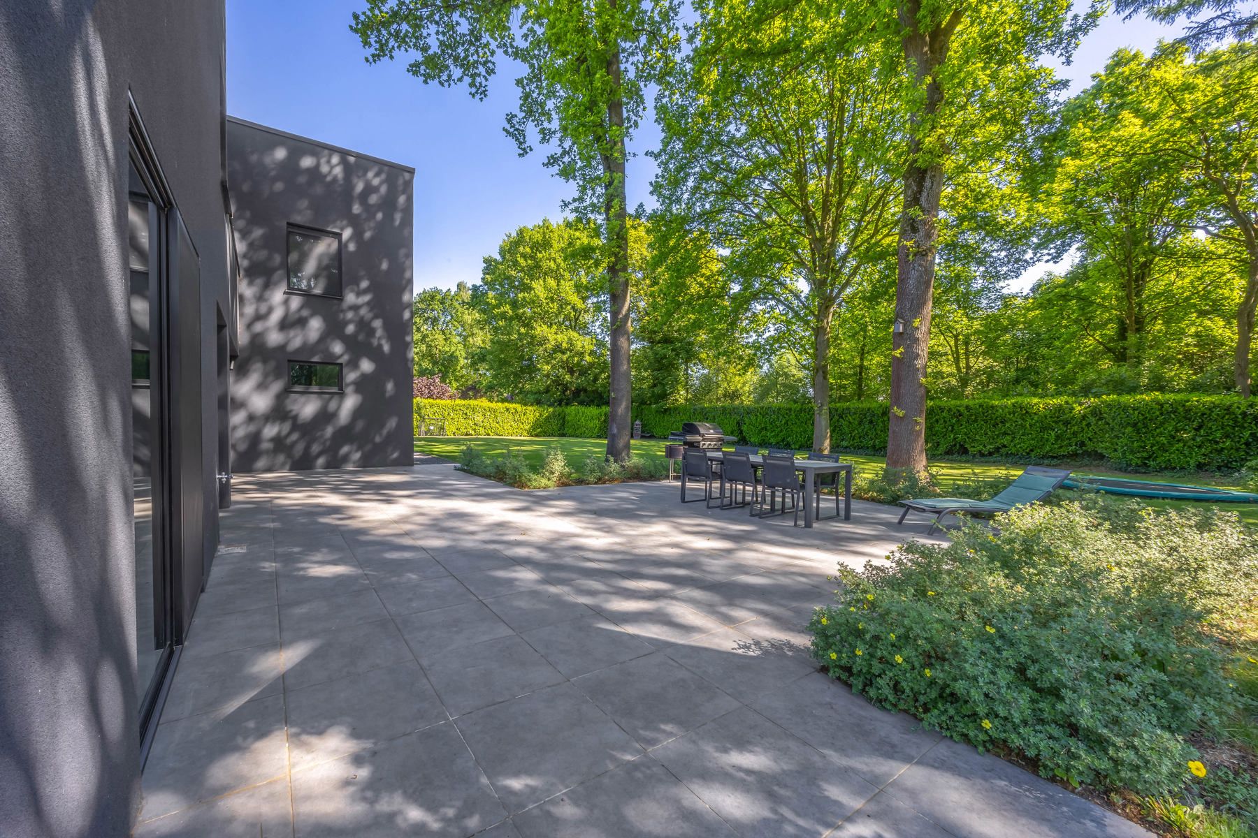 Instapklare volledig vernieuwbouwde villa met praktijkruimte foto 4