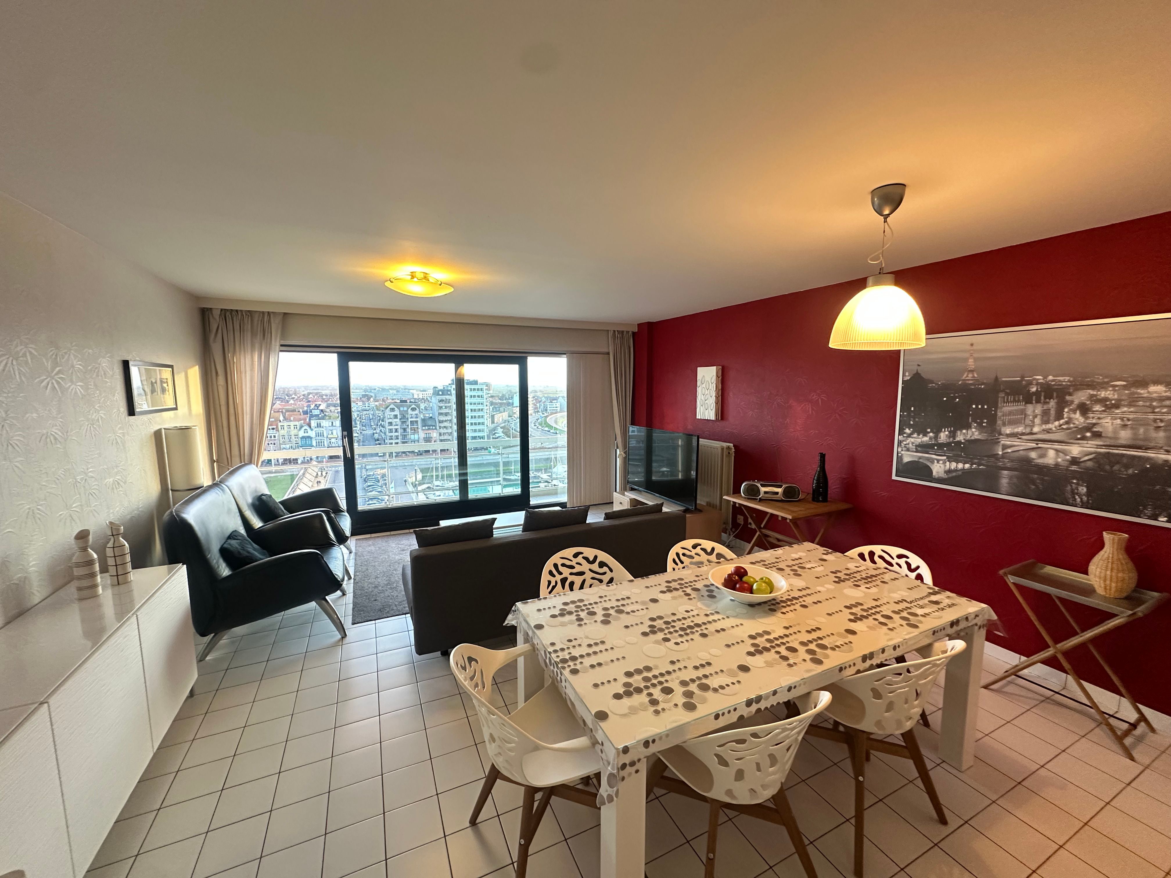 Instapklaar en gemeubeld appartement met één slaapkamer, gelegen op een toplocatie in Blankenberge met uitzonderlijk zicht. foto 3