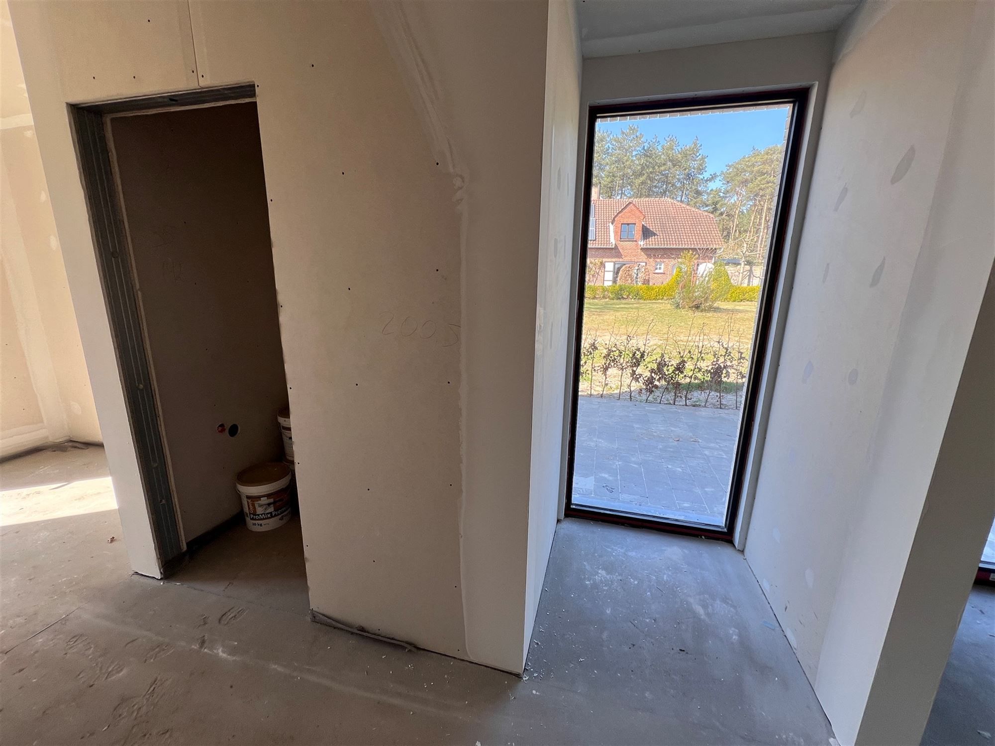 Duurzame Halfopen Woning met Boszicht foto 9