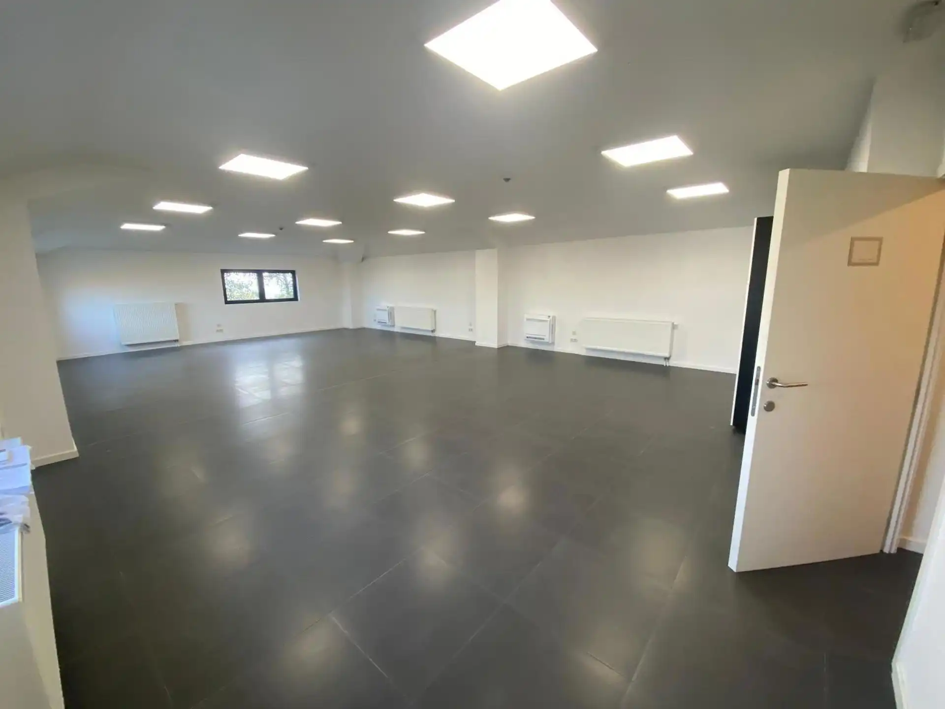 Gerenoveerd kantoor 251 m² te huur in Temse  foto 13
