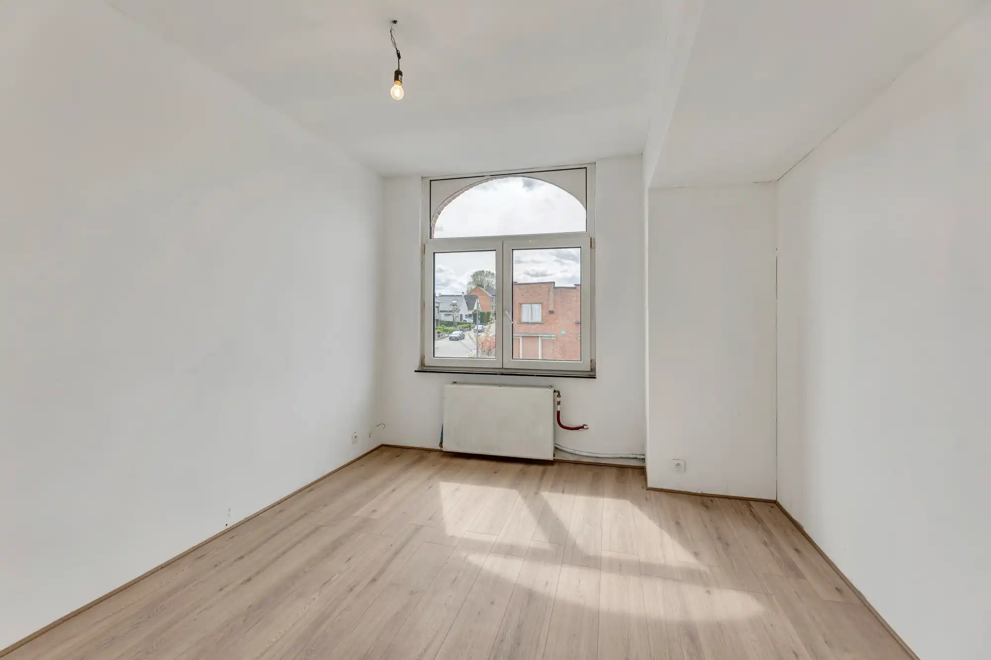 Gerenoveerd handelshuis op strategische locatie te Dilbeek! foto 15