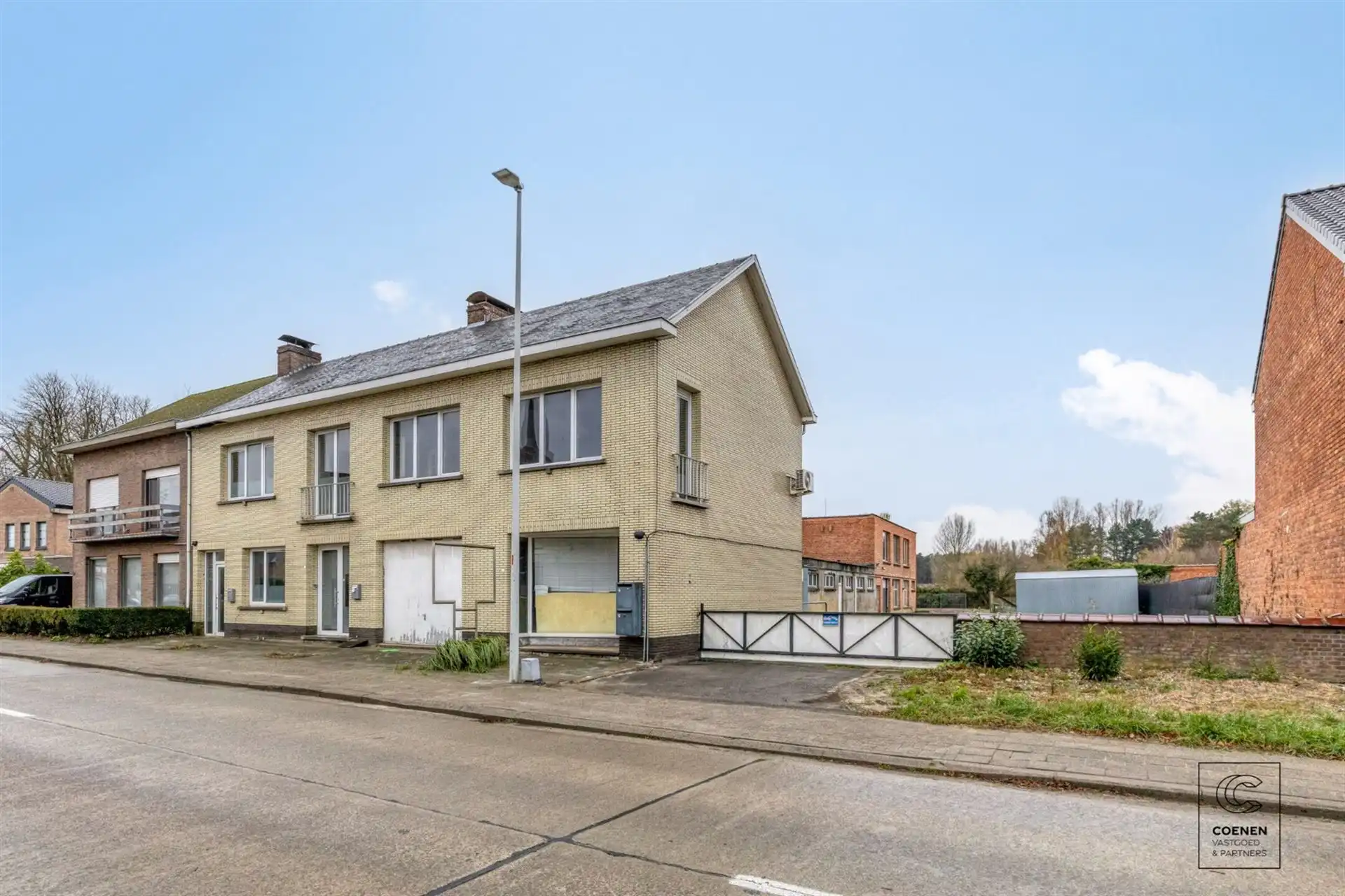 Te renoveren app. van ca. 120 m² op een gunstige ligging! foto 3