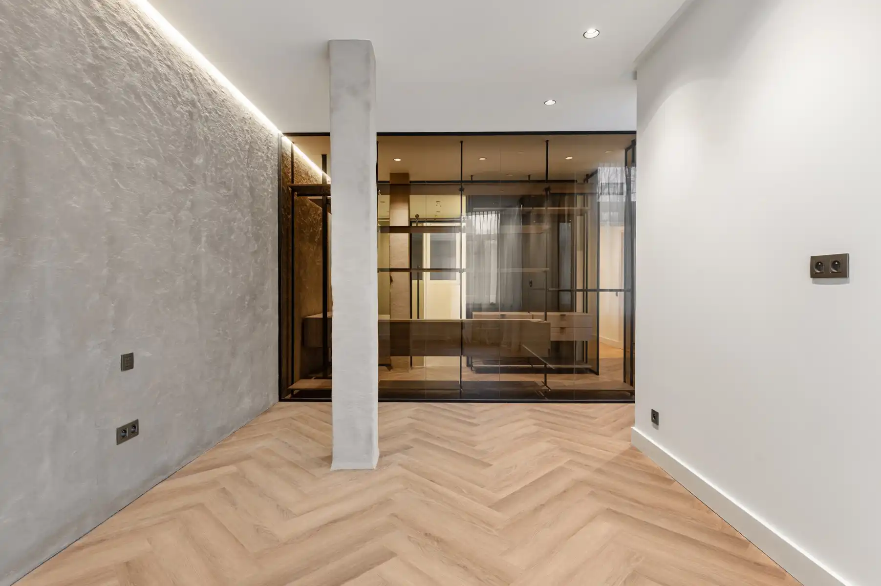 Luxueus gerenoveerd 2 slpk appartement in Art Deco-gebouw foto 12