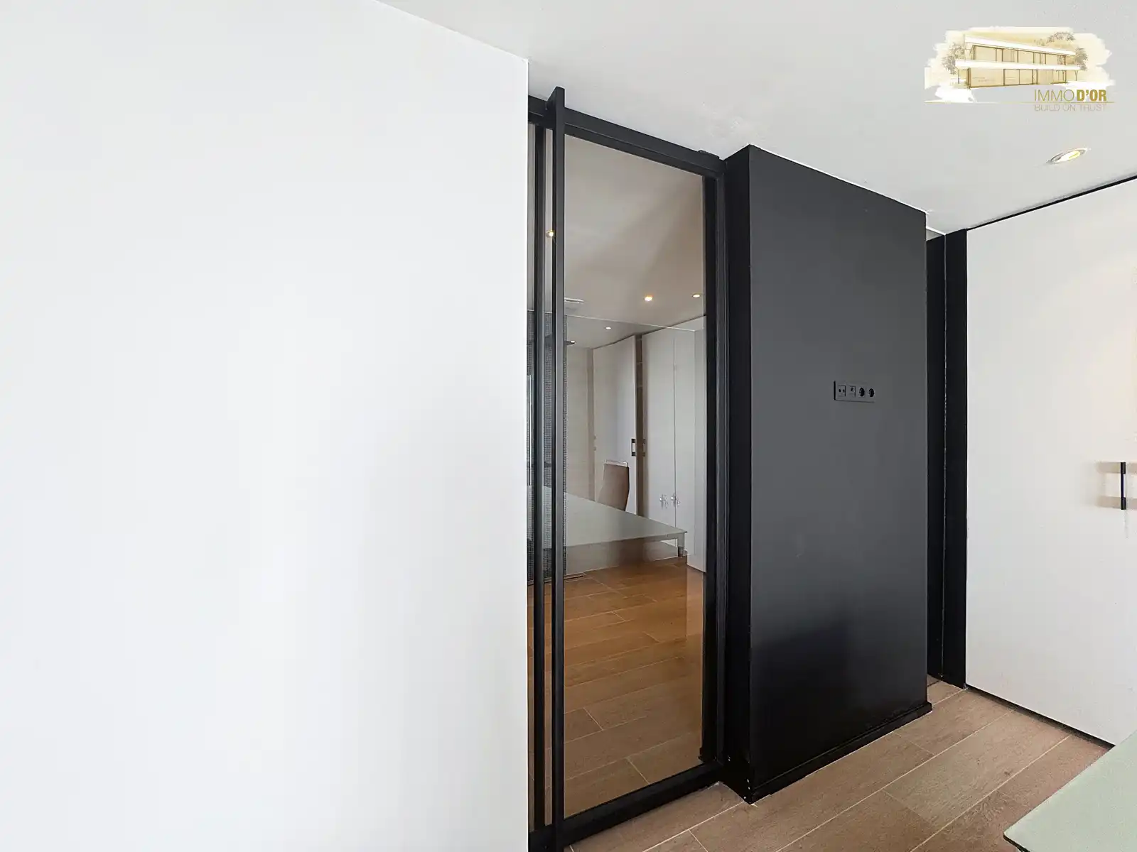 Gerenoveerd energiezuinig appartement met groot terras! foto 6