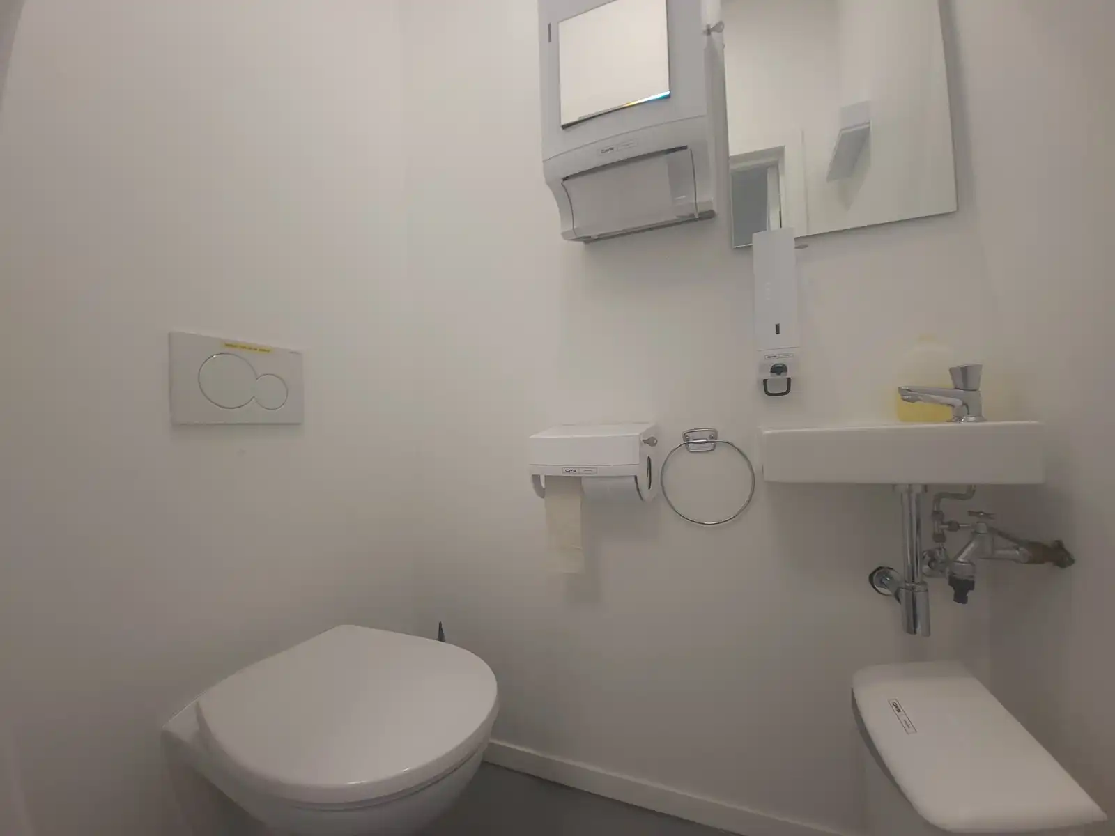 Exclusief gelegen handelsruimte in centrum Deinze foto 6