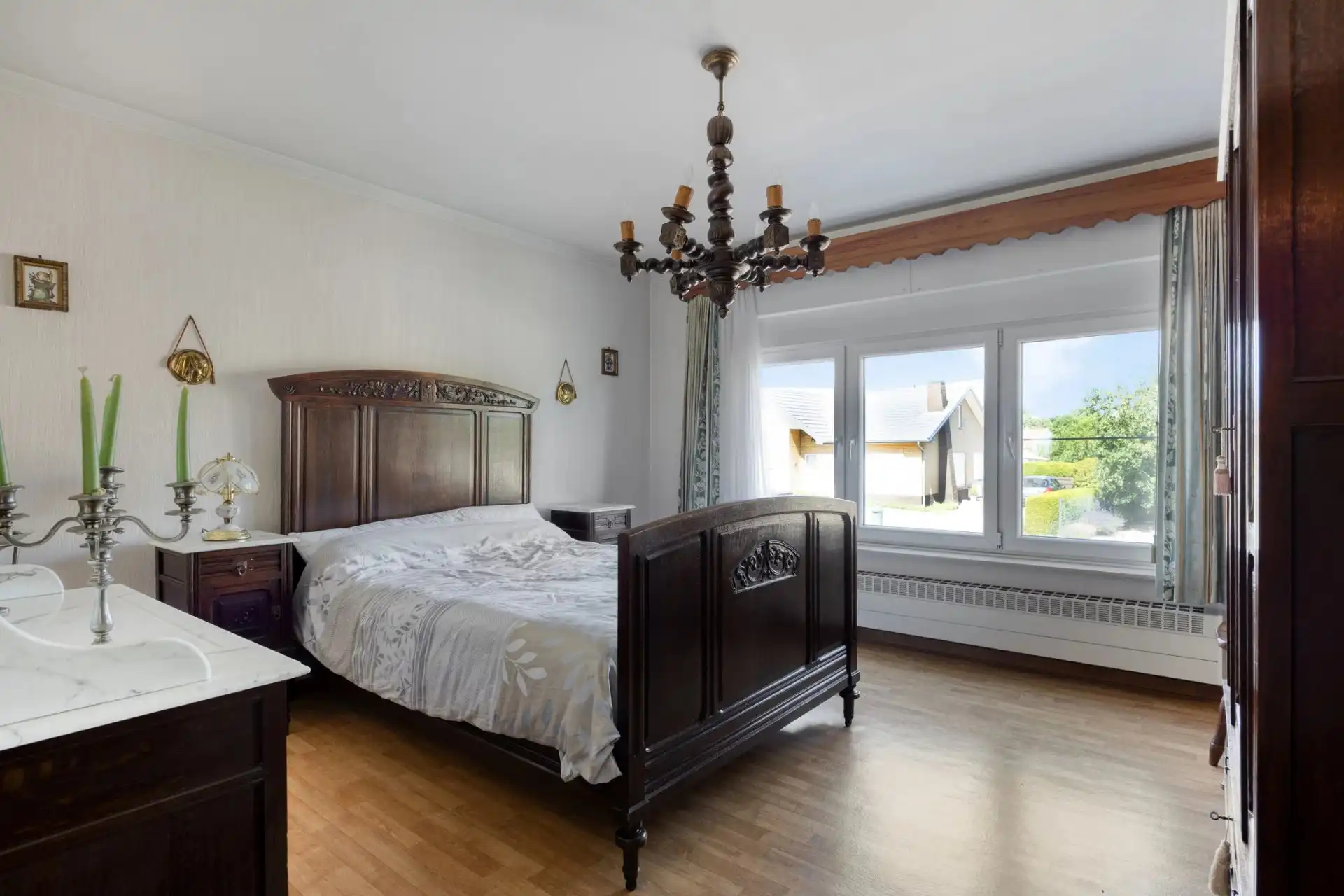 LICHTRIJKE SPLIT-LEVEL WONING MET 3 SLK'S OP HOEKPERCEEL VAN 8A13CA IN NEEROETEREN foto 14