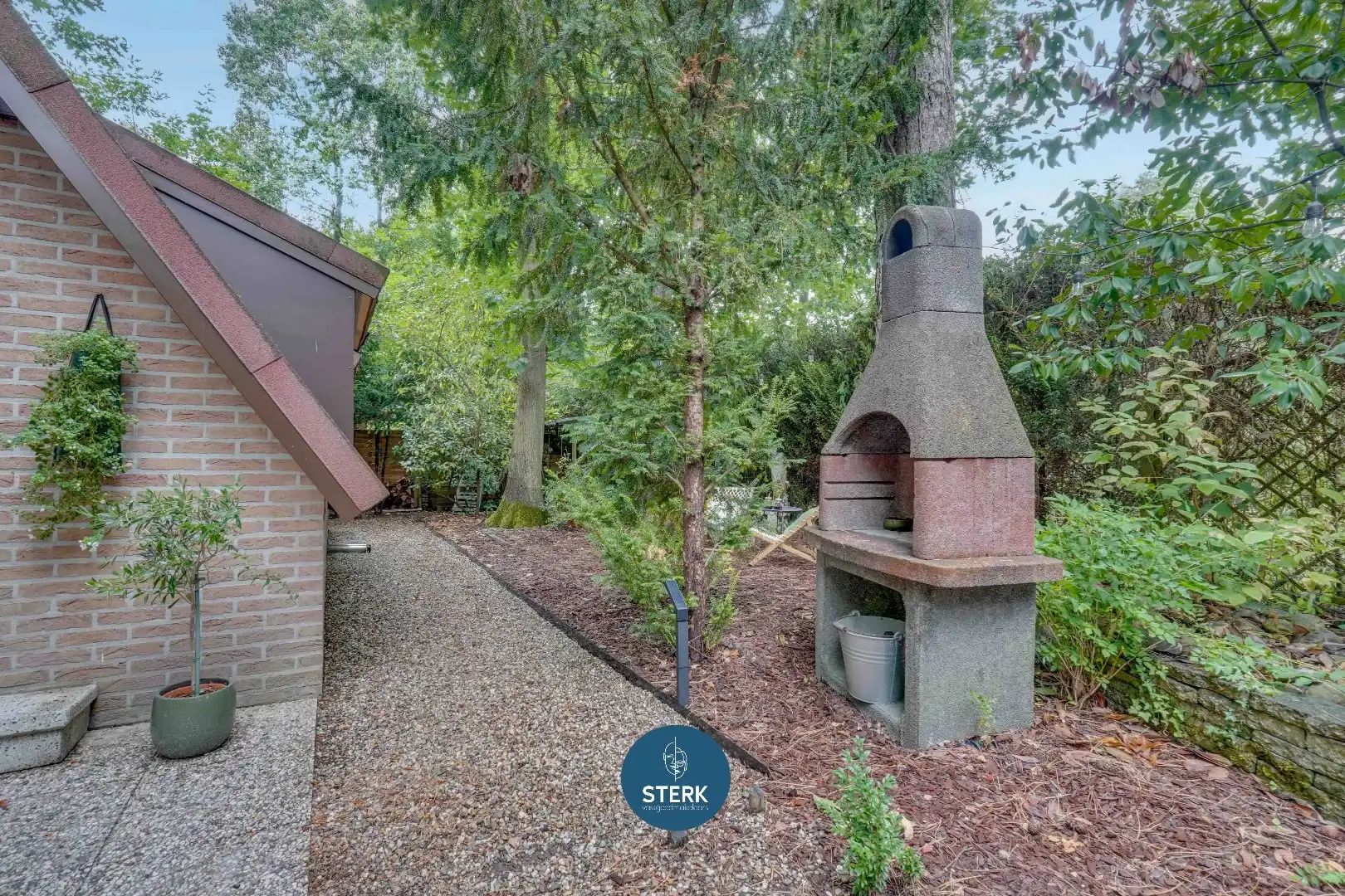 SFEERVOLLE VAKANTIEWONING INCL. INBOEDEL EN RUIME TUIN OP SONNEVIJVER !  foto 17