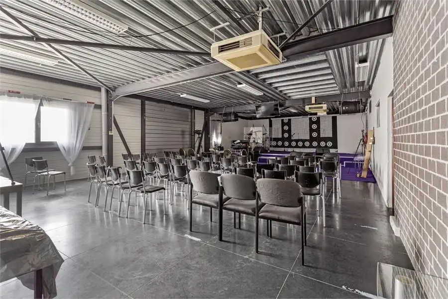 Bedrijfshal te koop in Geel via overdracht van aandelen foto 16