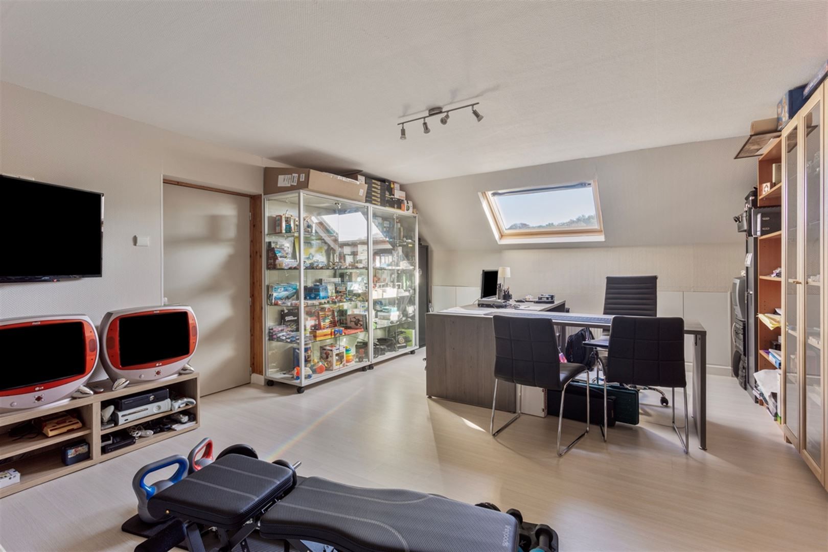 Instapklare woning met 5 slpks foto 24