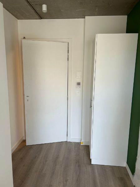 Nieuwe studentenkamer op een top locatie in centrum Kortrijk met zicht op plein. foto 6