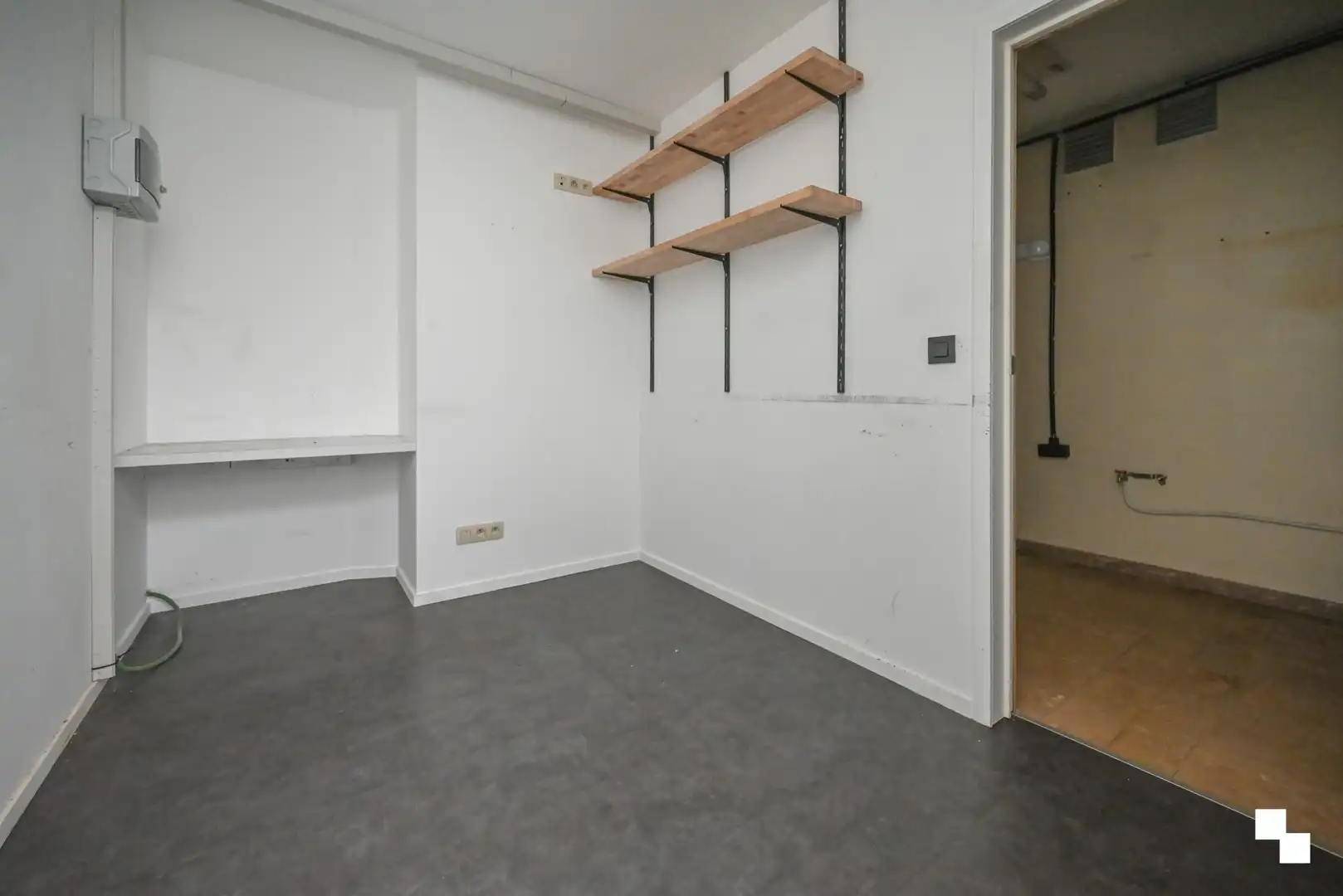 Uiterst goed gelegen commerciële ruimte te Bosmolens foto 10