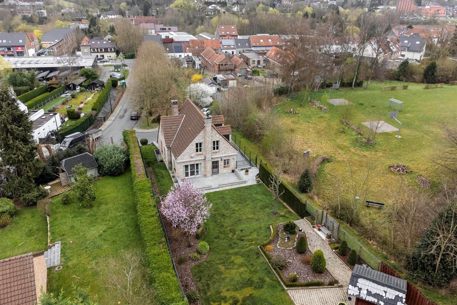 Karaktervolle viergevelwoning op 7a 49ca foto 2