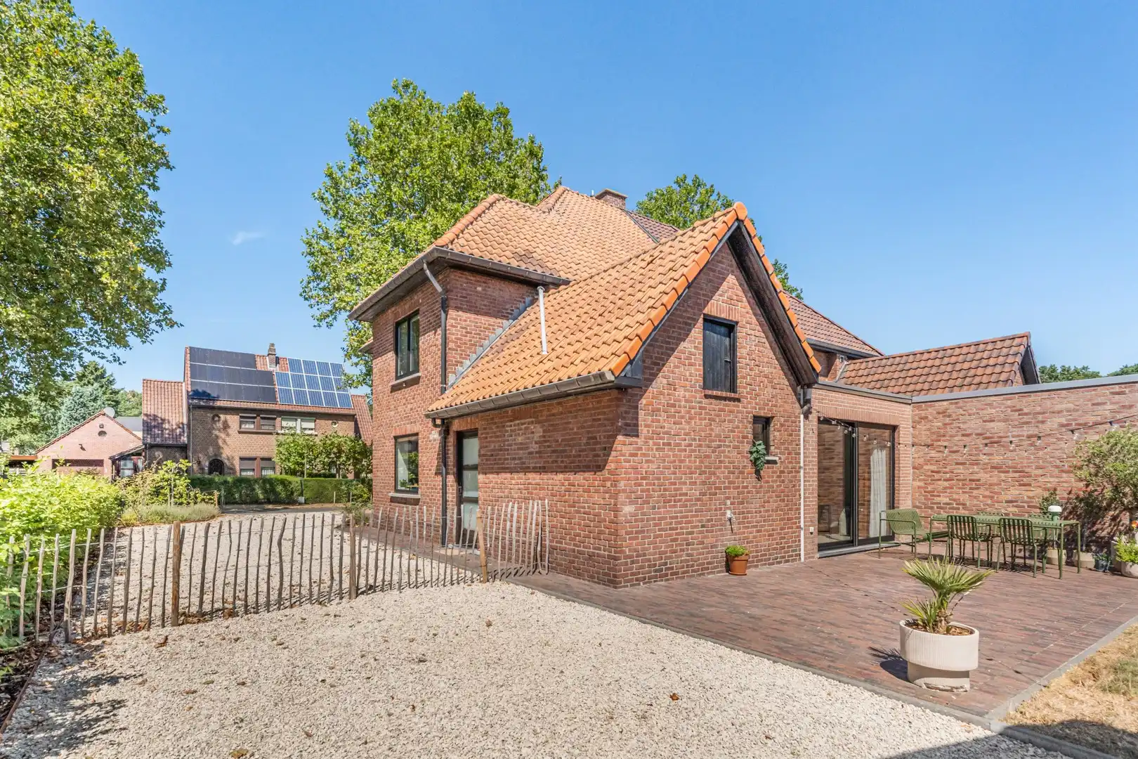 Gerenoveerde woning met 3 slaapkamers te Maasmechelen foto 30