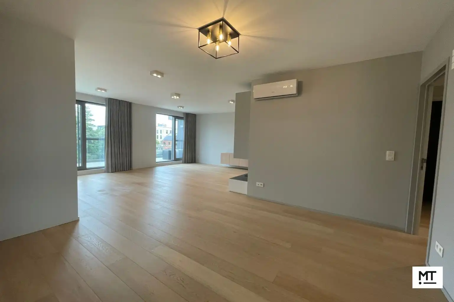 Ruim 2-slaapkamerappartement met dubbele terrassen en prachtig uitzicht foto 3