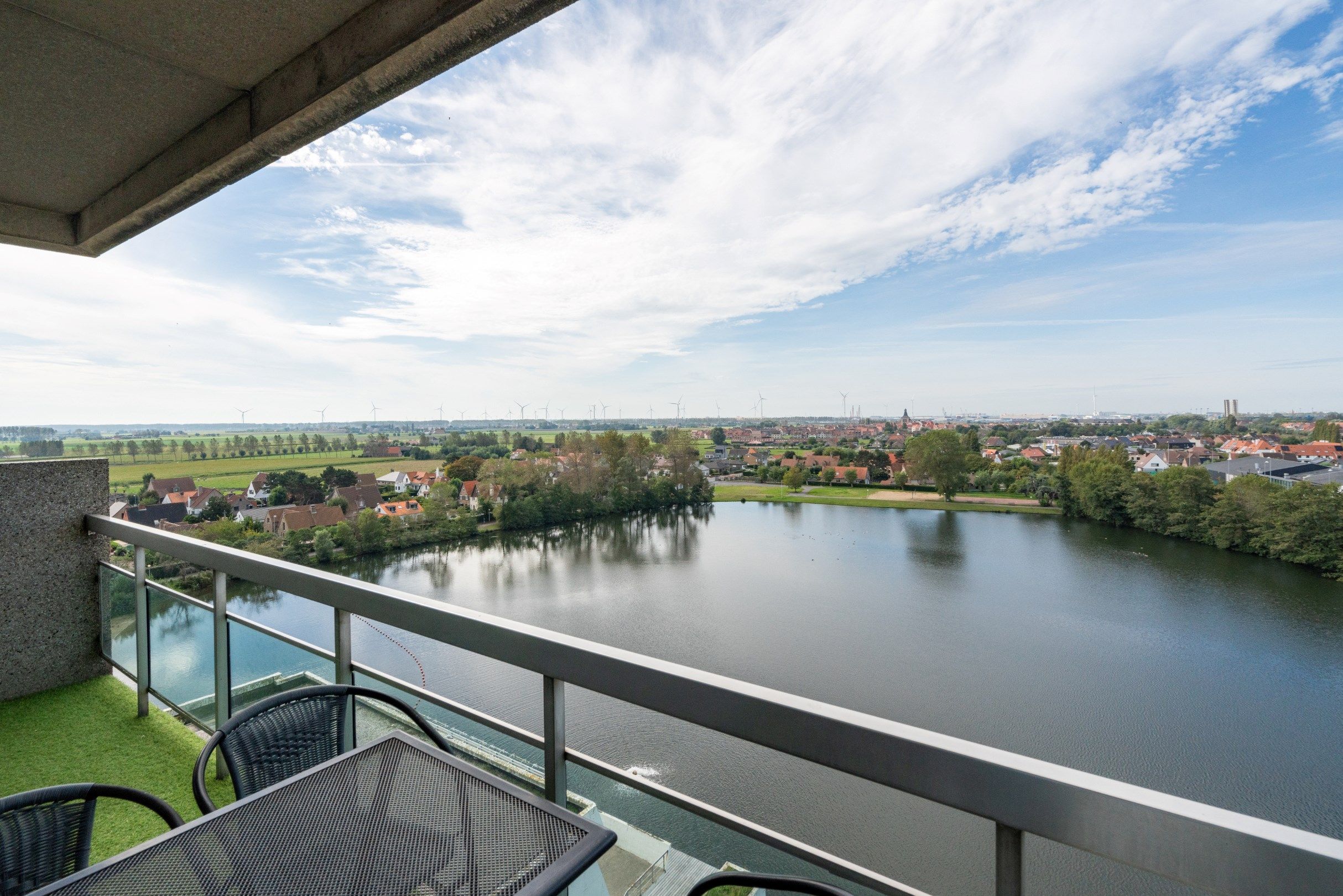 Hoofdfoto van de publicatie: Vernieuwd appartement met mooi zonneterras te Knokke-Heist