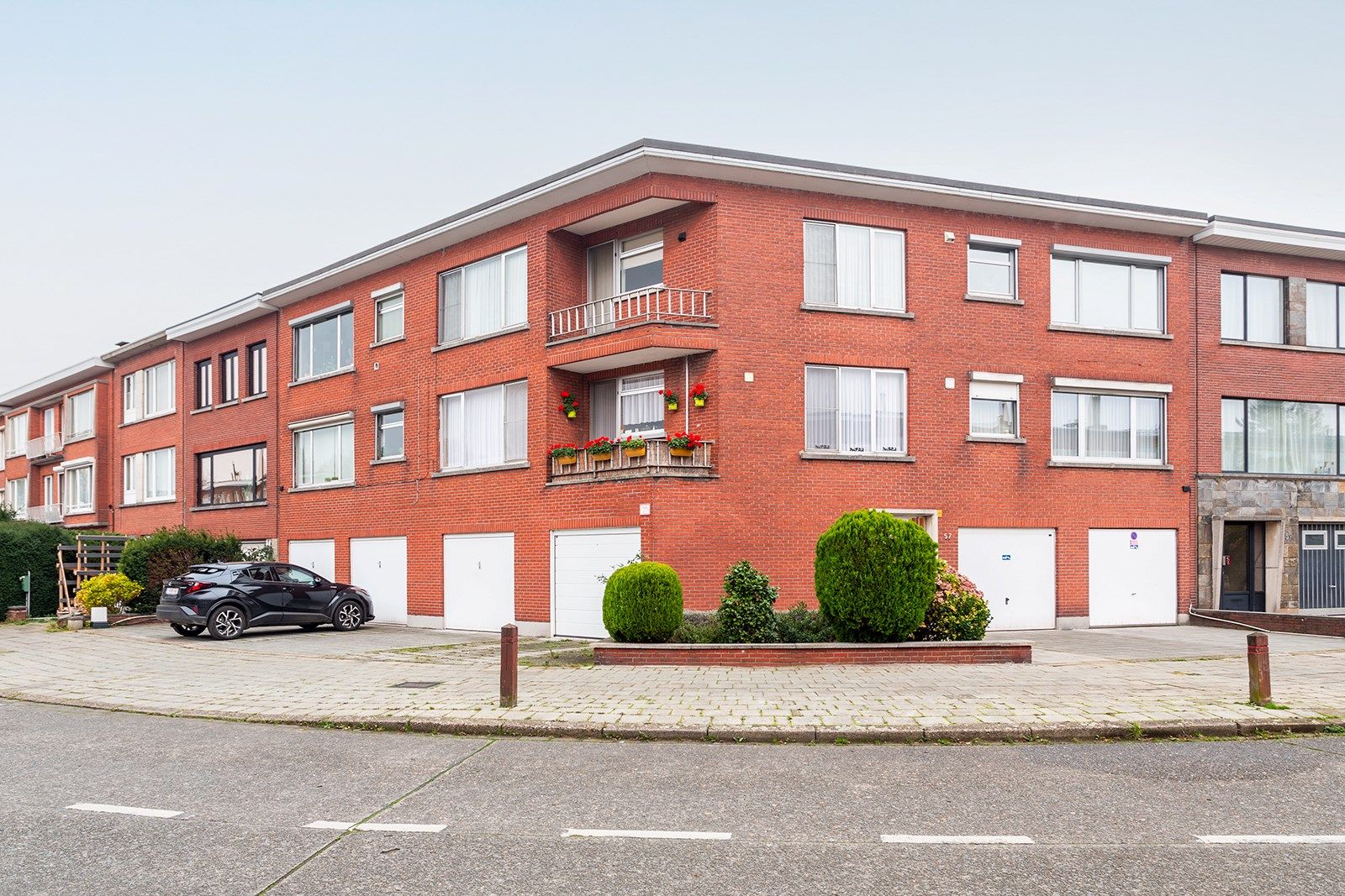 Rustig gelegen, licht en ruim appartement met 2 slk en terras foto 20