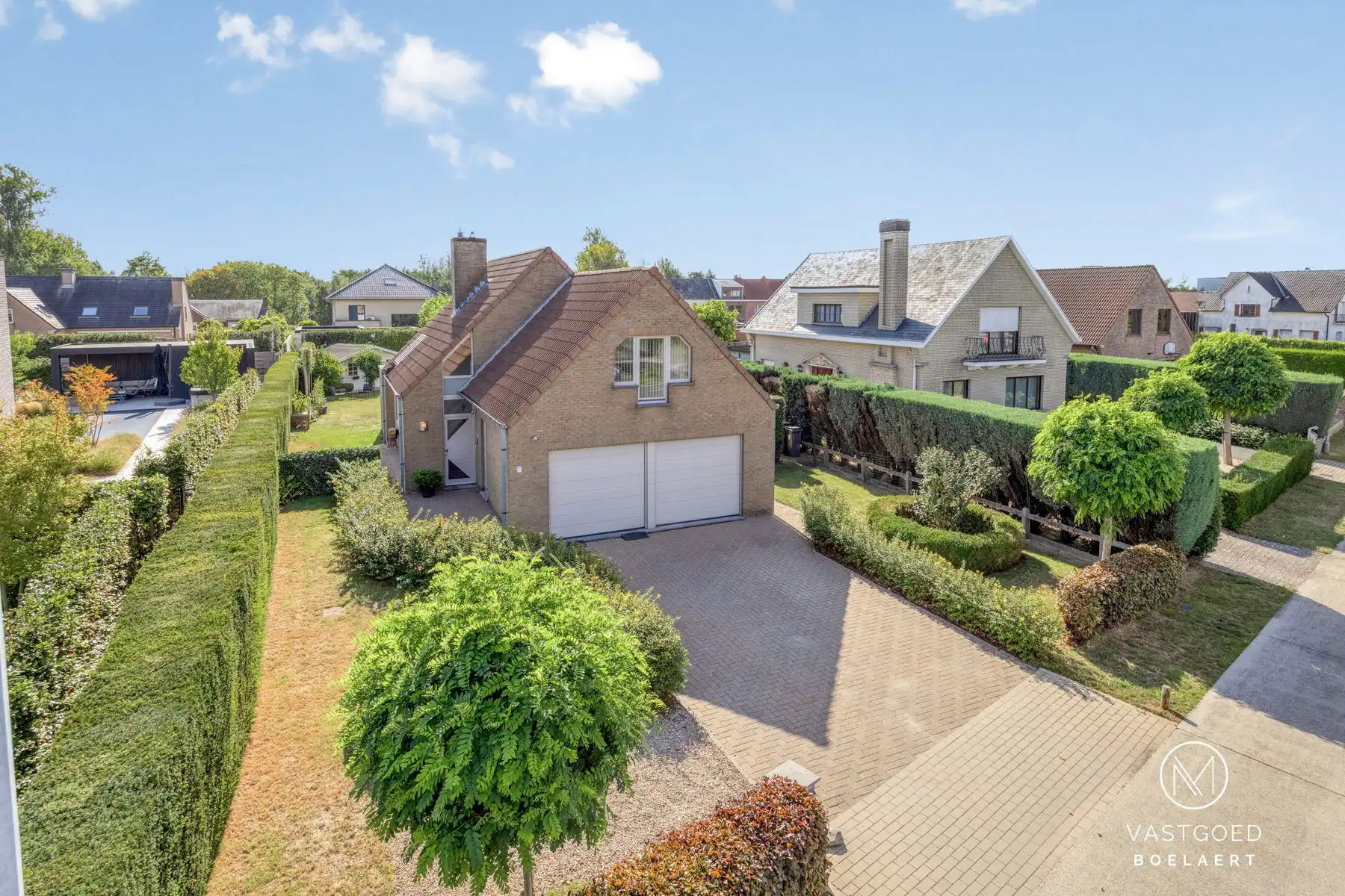 Ruime instapklare villa met sauna en dubbele garage. foto {{pictureIndex}}