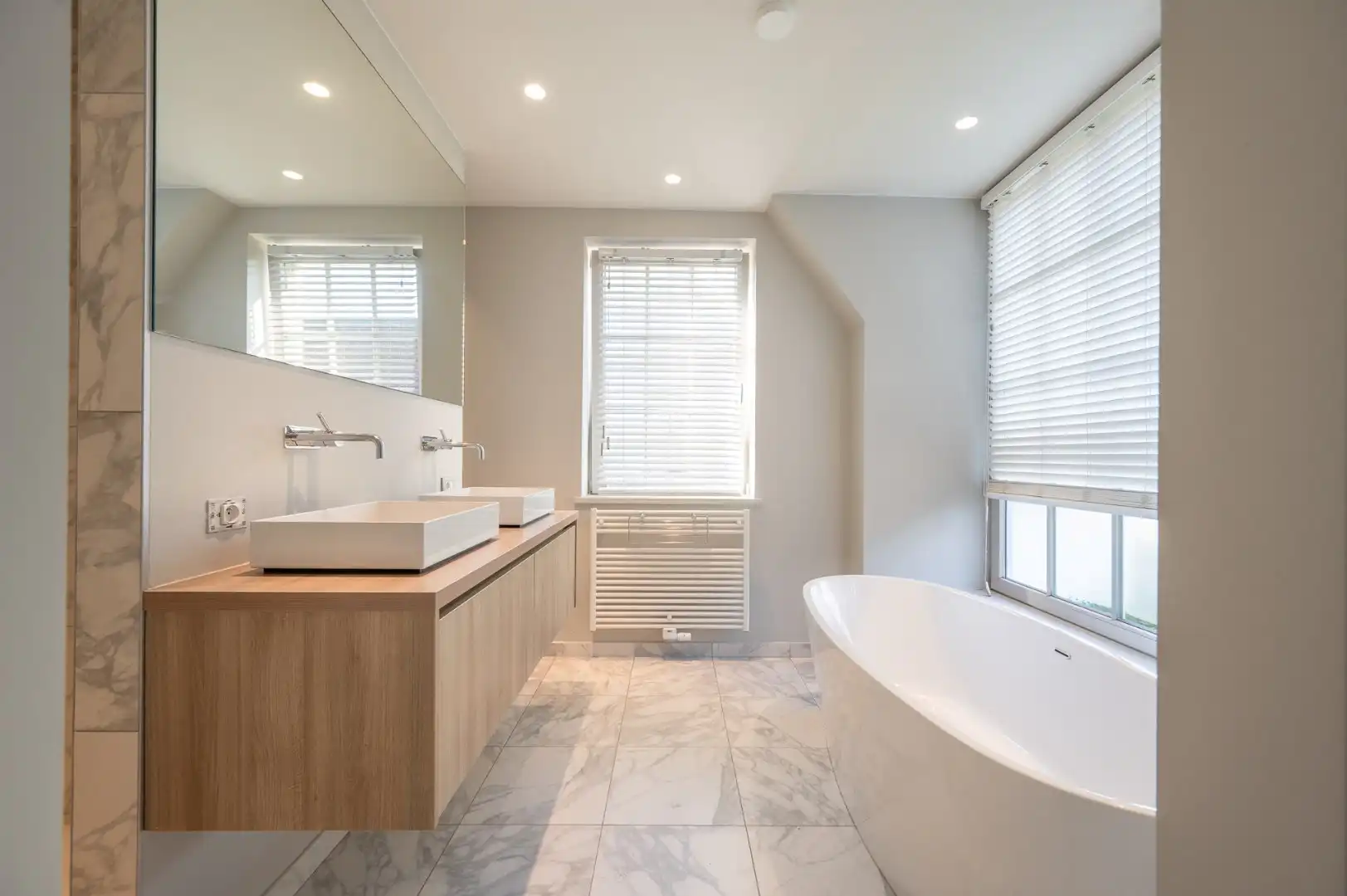 Exclusieve alleenstaande villa met panoramisch zicht over de Polders foto 19