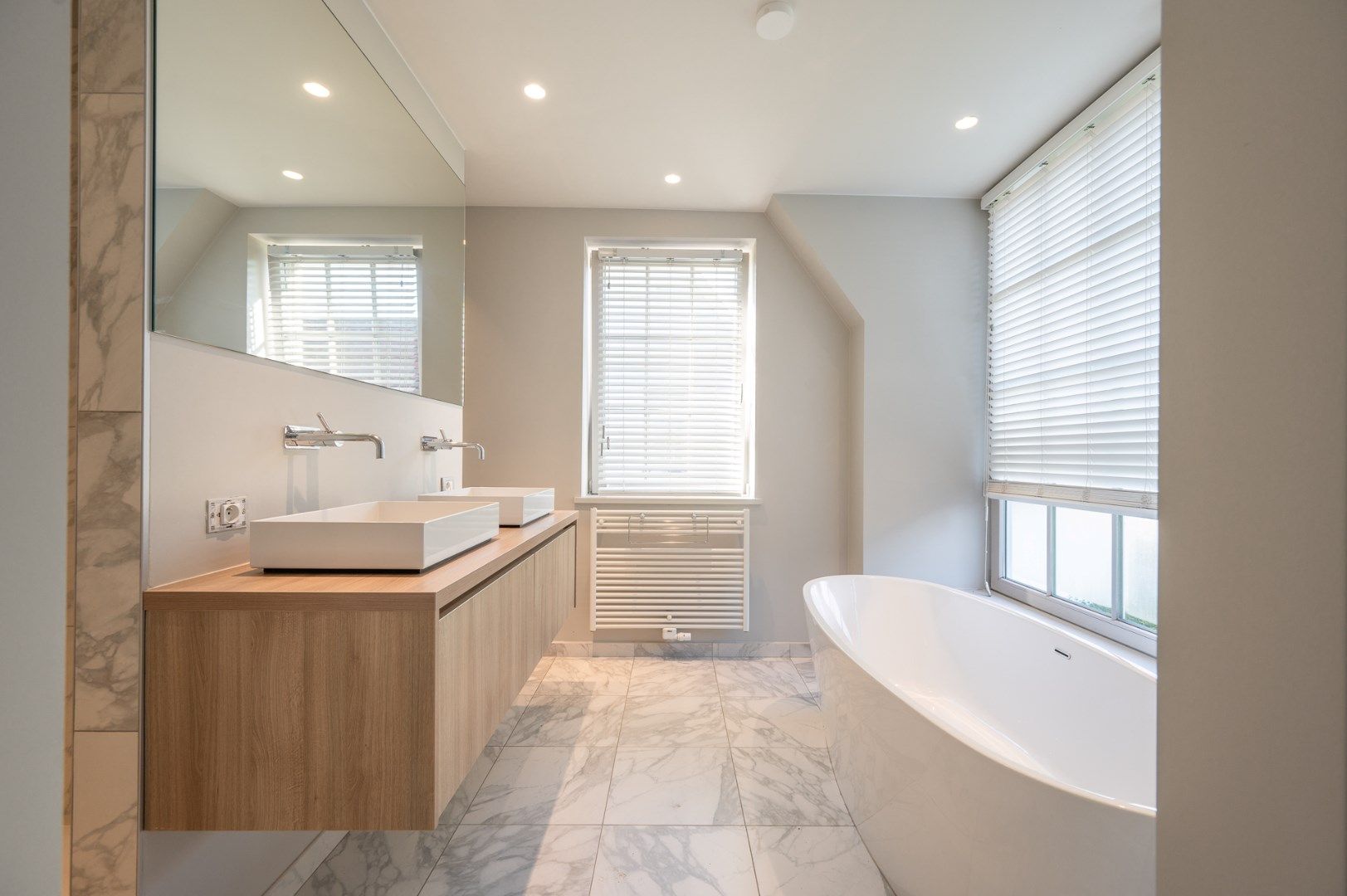 Exclusieve alleenstaande villa met panoramisch zicht over de Polders foto 19