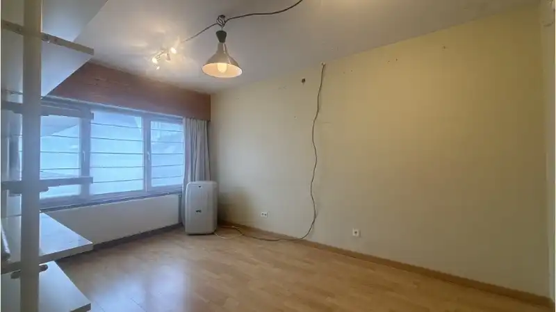 Instapklare 2-slaapkamerwoning met GARAGE, TUIN en ZWEMBAD te koop in Sint-Kruis Brugge foto 8