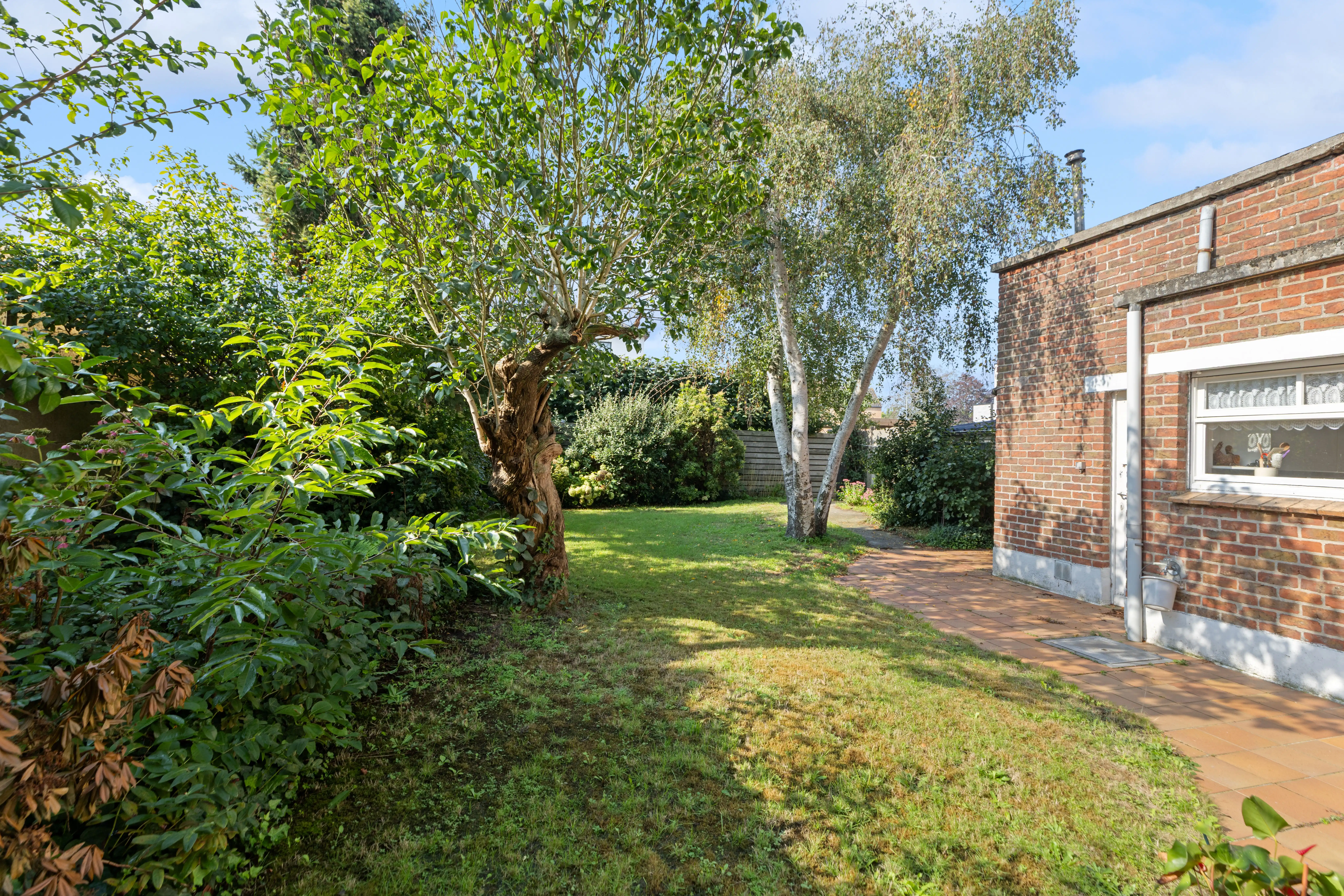 Te renoveren woning met veel potentieel in Sint-Michiels! foto 16