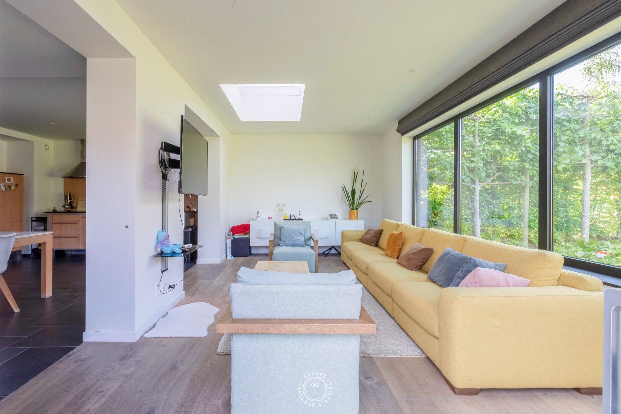 Instapklare moderne woning met dubbele garage in rustige woonwijk foto 4
