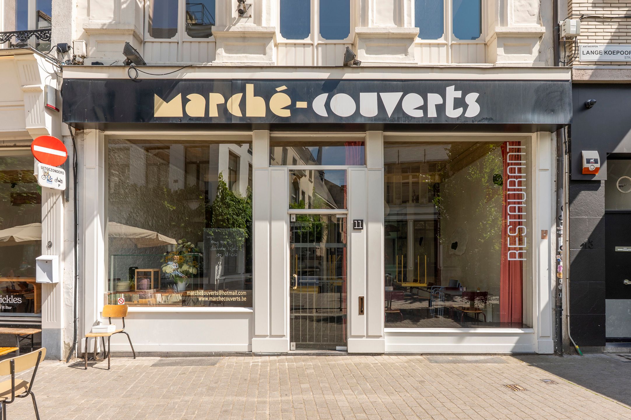 Handelspand met karaktervolle gevel op toplocatie foto 2