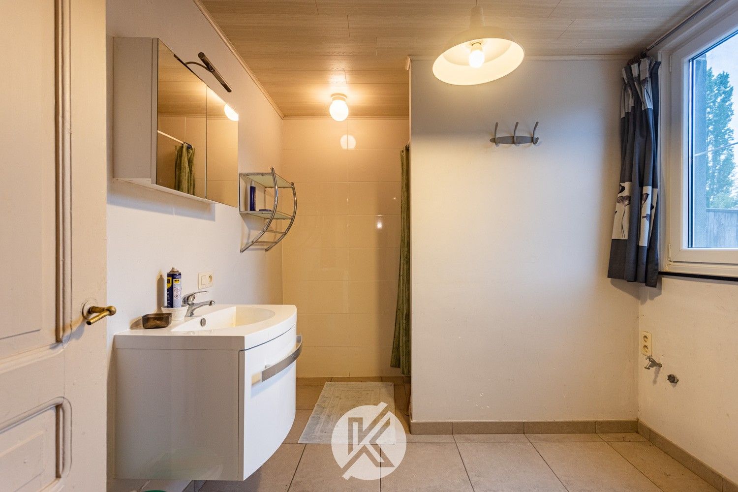 Discreet gelegen woning nabij centrum Herzele foto 8