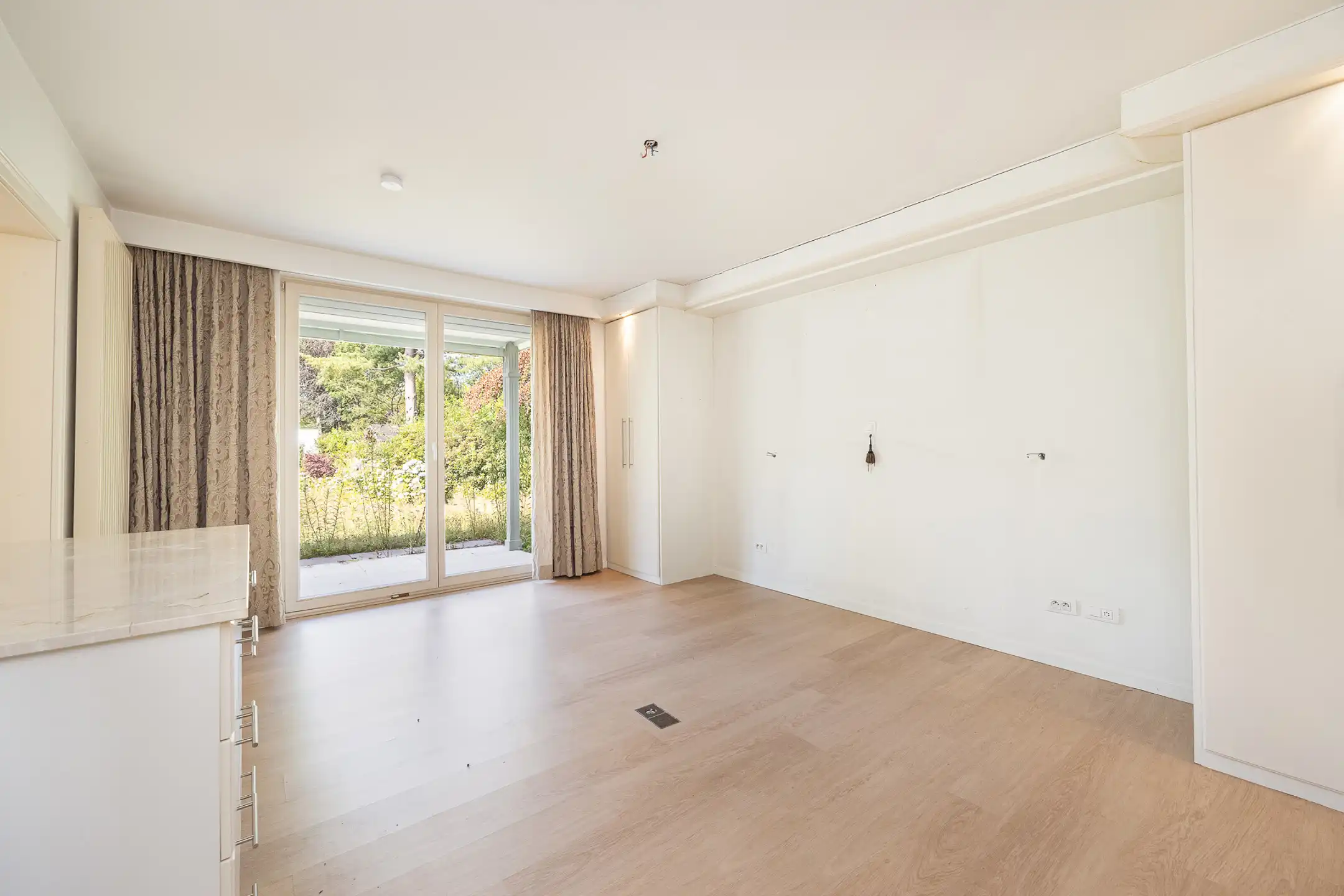 Ruime villa met 2 (mog. 3) slaapkamers op 2.030 m² op het ZW foto 19