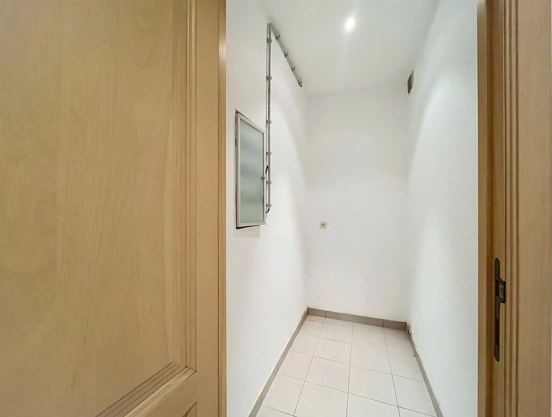Instapklaar appartement in centrum Sint-Niklaas! foto 10