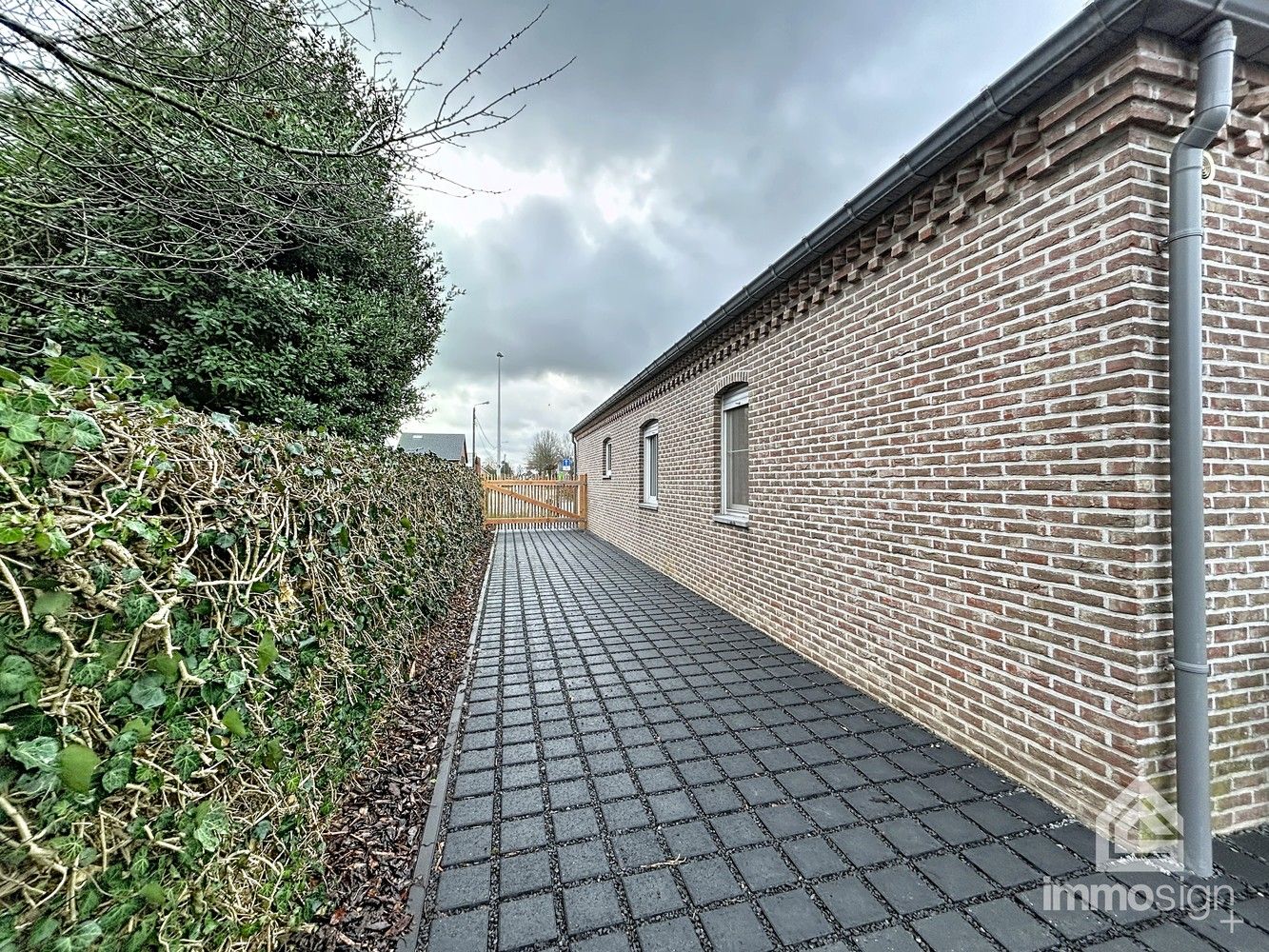Instapklare laagbouwwoning met 2 (mgl. 3) slaapkamers en dubbele garage op een perceel van 718 m² foto 27