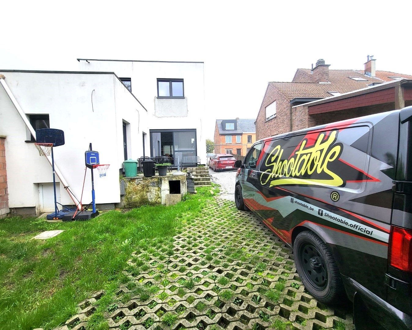 Ruime, nog licht af te werken woning gelegen te Eppegem. foto 19