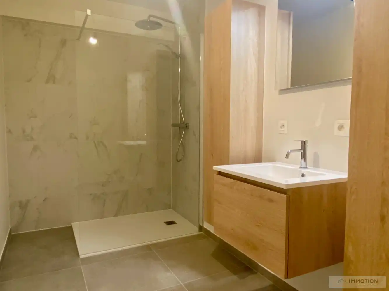 Prachtig appartement te huur in centrum Kortrijk - mét parking en kelder foto 15
