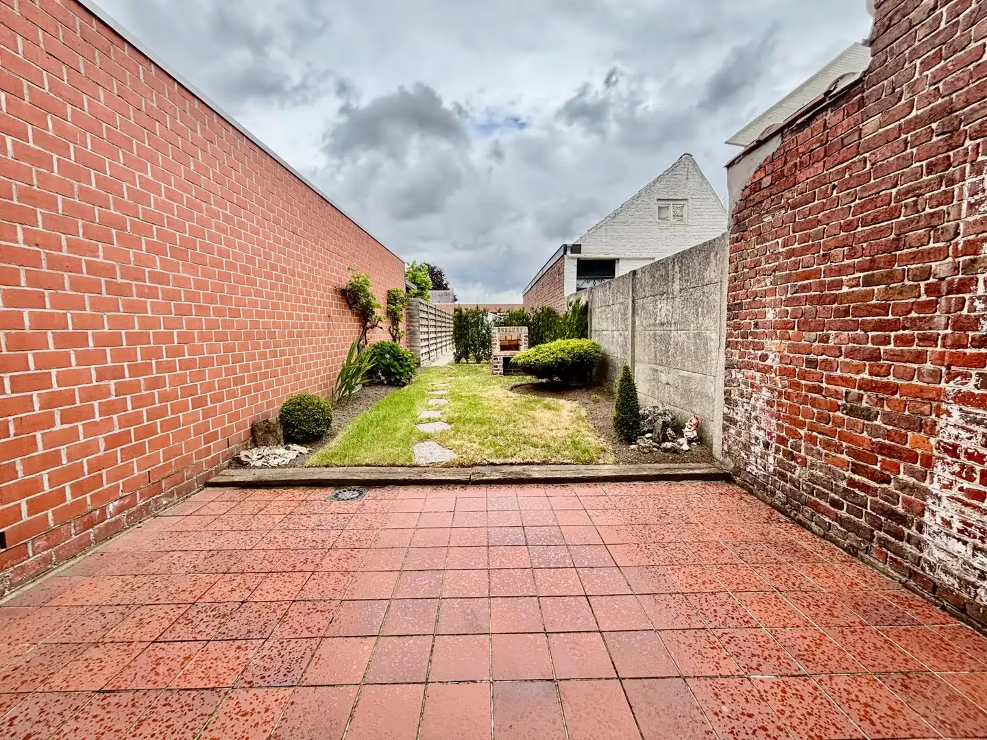 Gezellige rijwoning met tuin en garage foto 8