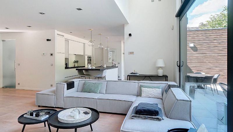 Moderne villa van 230m² op 14a08ca met openluchtzwembad foto 6