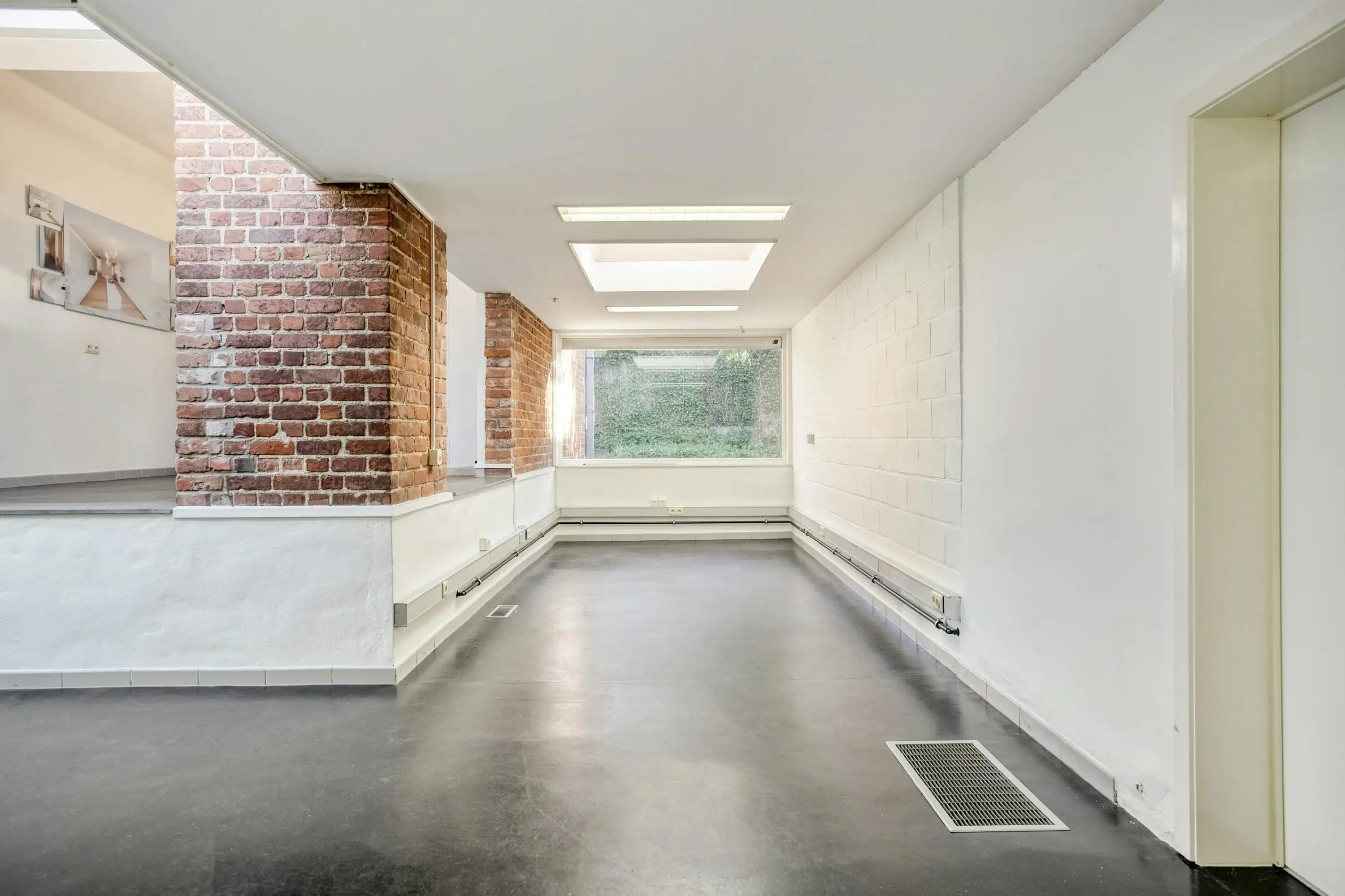 Huis met kantoorruimte en atelier te koop in Waregem foto 3