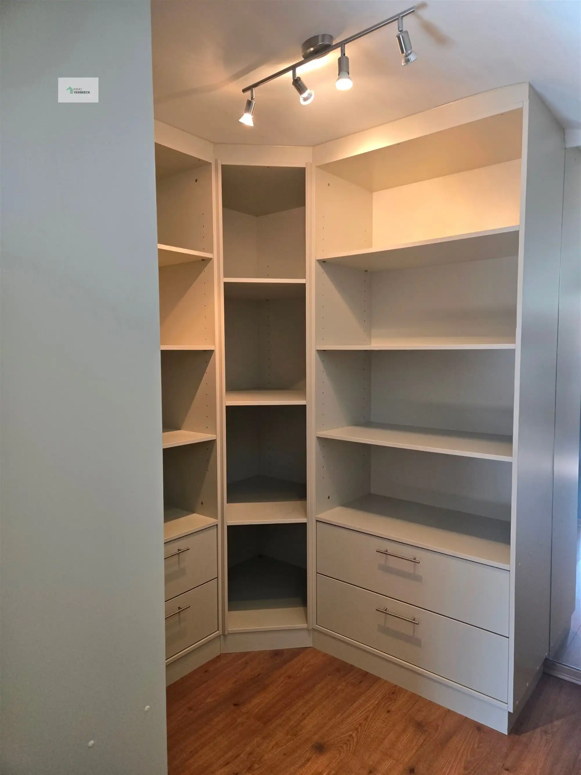 Ruime Woning met 3 Slaapkamers in Bale foto 42