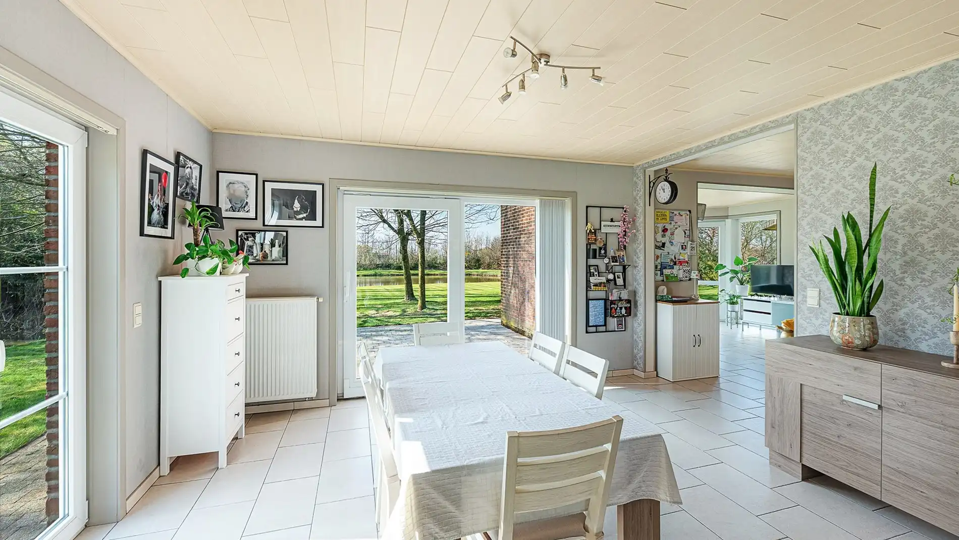 Landelijke villa op ruim 1 hectare grond te Maldegem foto 4