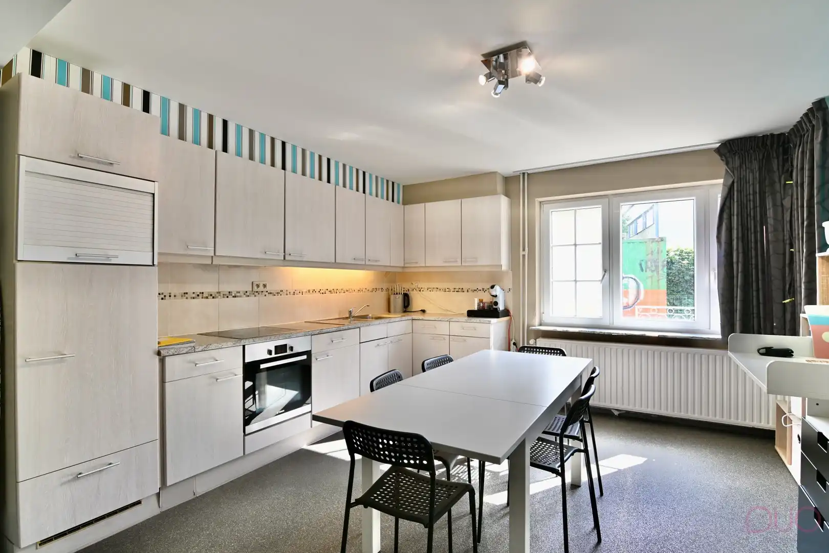 Rustig gelegen gezinswoning met vier slaapkamers en dubbele garage foto 8