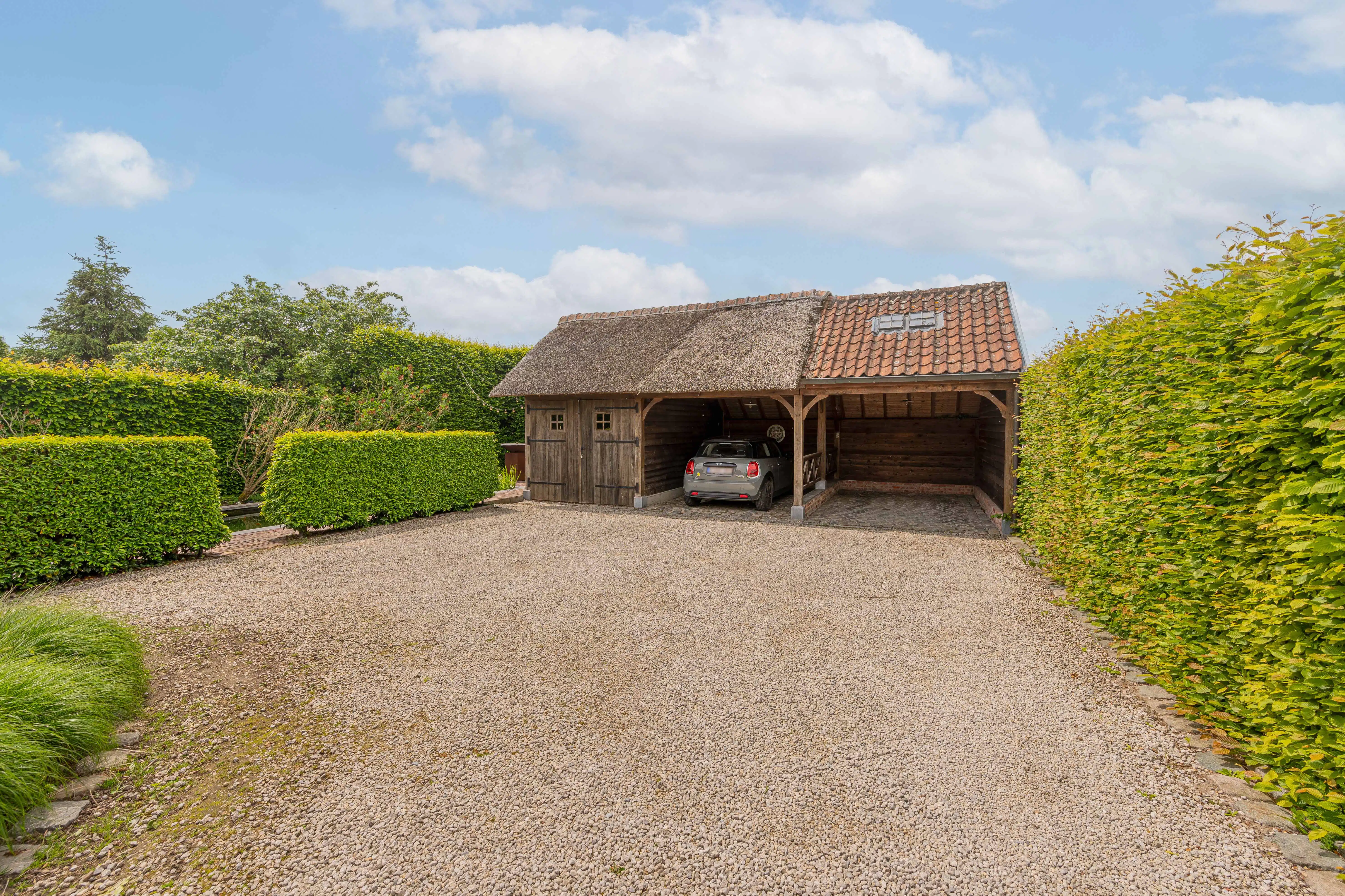 Exclusieve high-end gezinswoning prachtige tuin foto 31