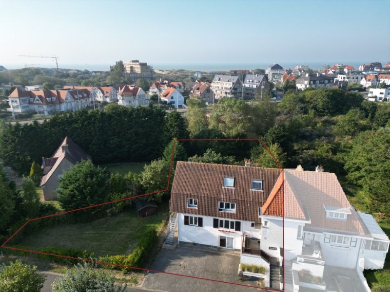 Uitzonderlijke eigendom in de natuur van Oostduinkerke foto {{pictureIndex}}