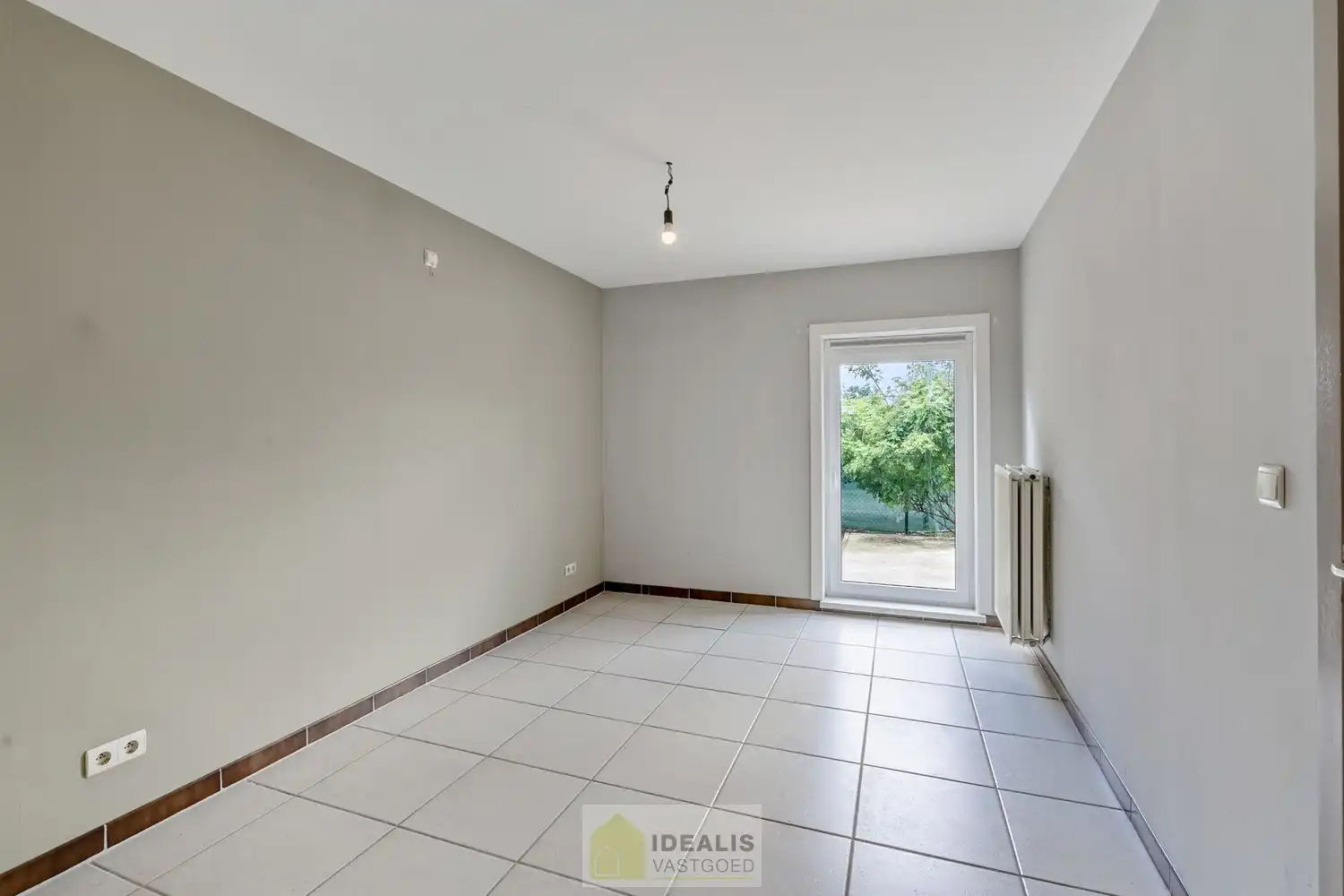 IDEALIS VASTGOED – GELIJKSVLOERS APPARTEMENT GELEGEN OP UITERST CENTRALE LOCATIE TE HECHTEL-EKSEL foto 15