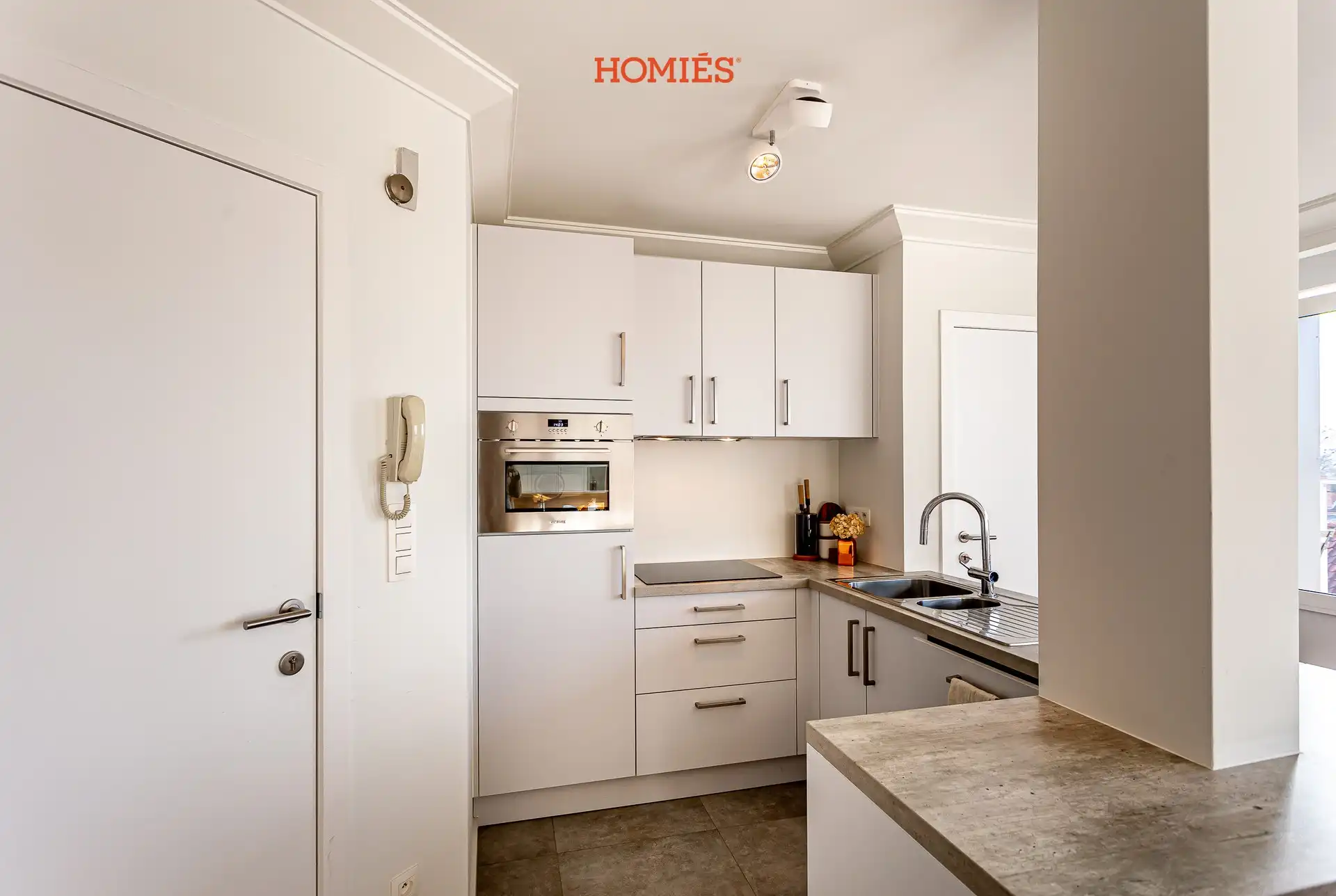 Fully furnished 1-bedroom apartment with terrace foto 5