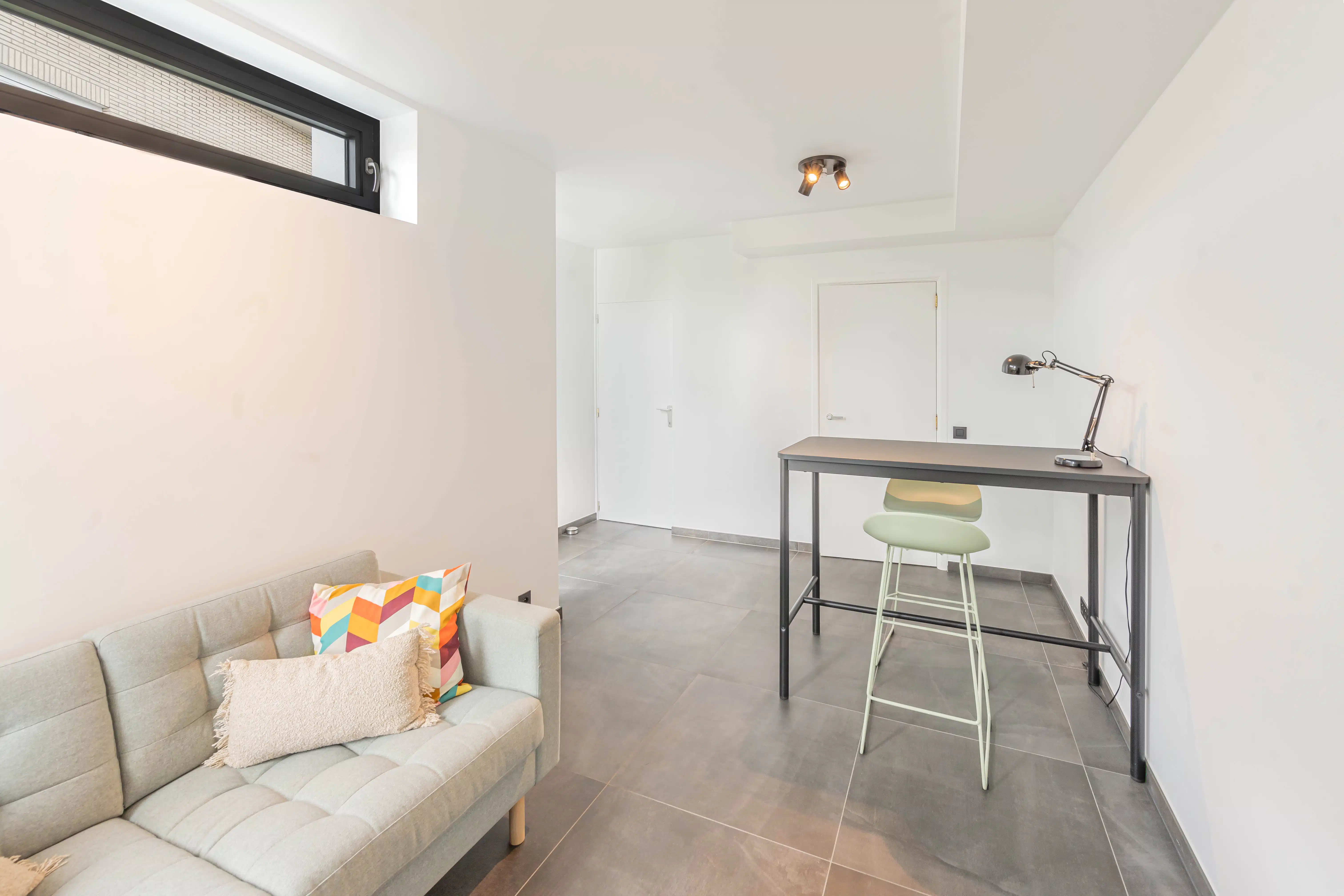 Knappe villa met kantoor, studio of praktijk mogelijkheden foto 16