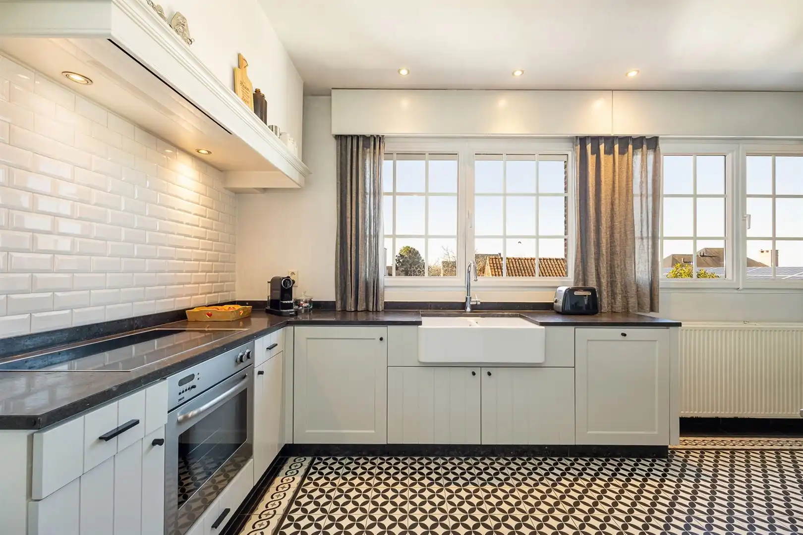 Woning met praktijk, bijgebouw en tuin in Beerzel-dorp! foto 4