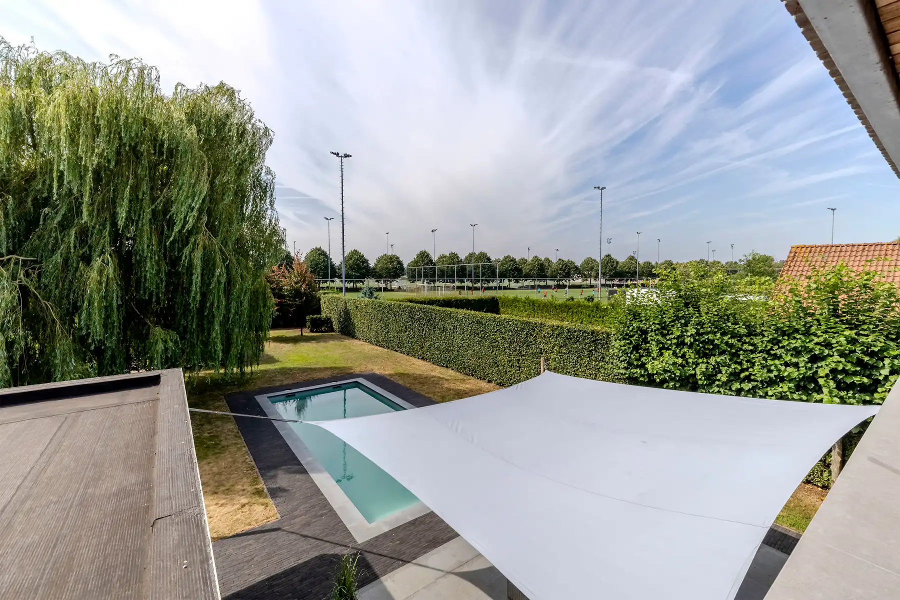 Moderne villa met zwembad op 1.282m² foto 28
