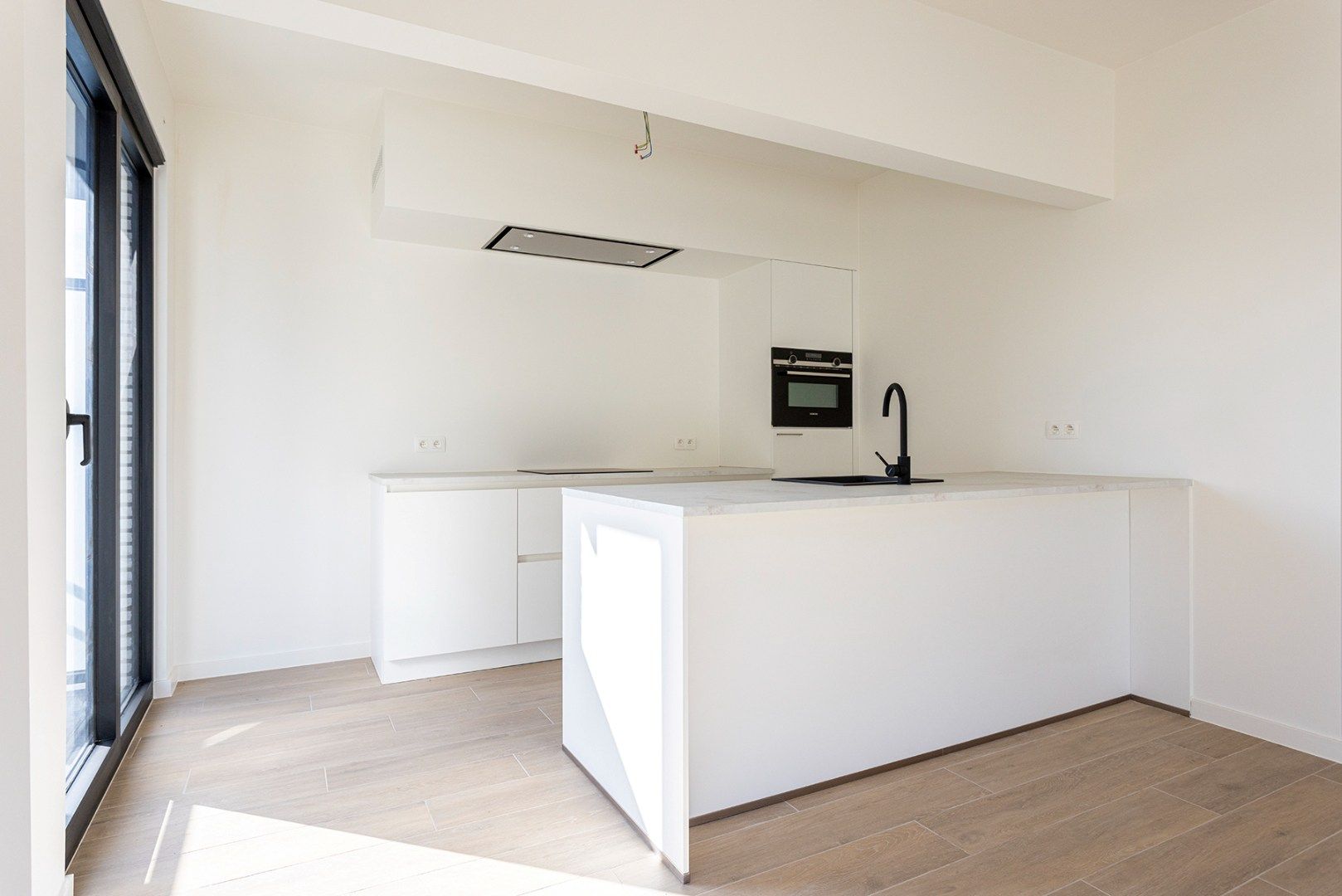 Vernieuwbouw appartement (2v) met 2 slaapkamers en terras! foto 2