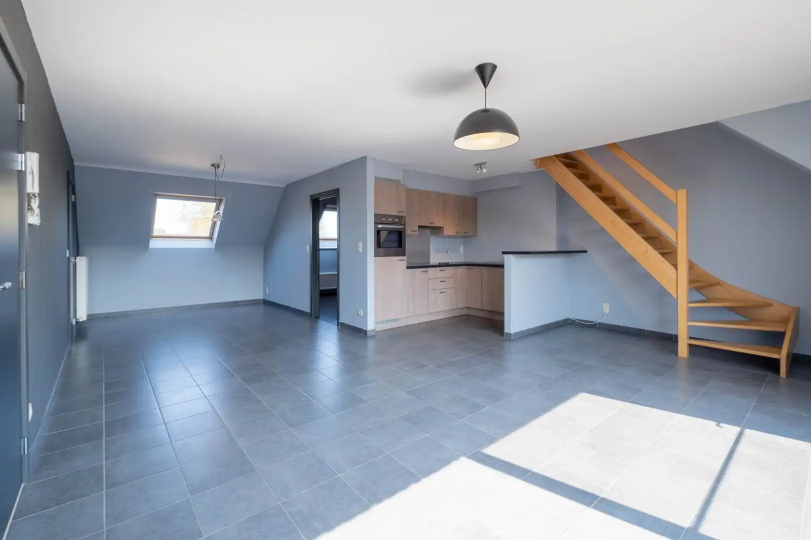 Modern duplex appartement met 2 slaapkamers foto 2